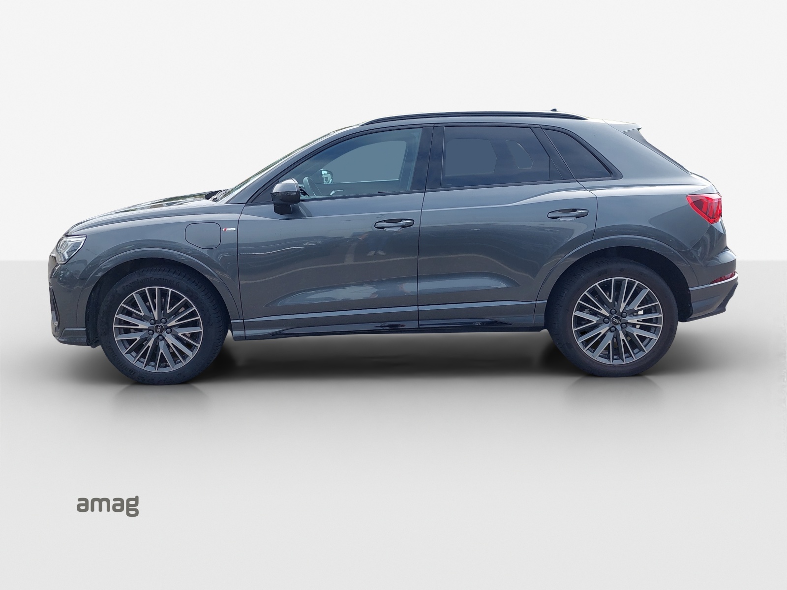 AUDI Q3 45 TFSI e S line S-tronic-image-1