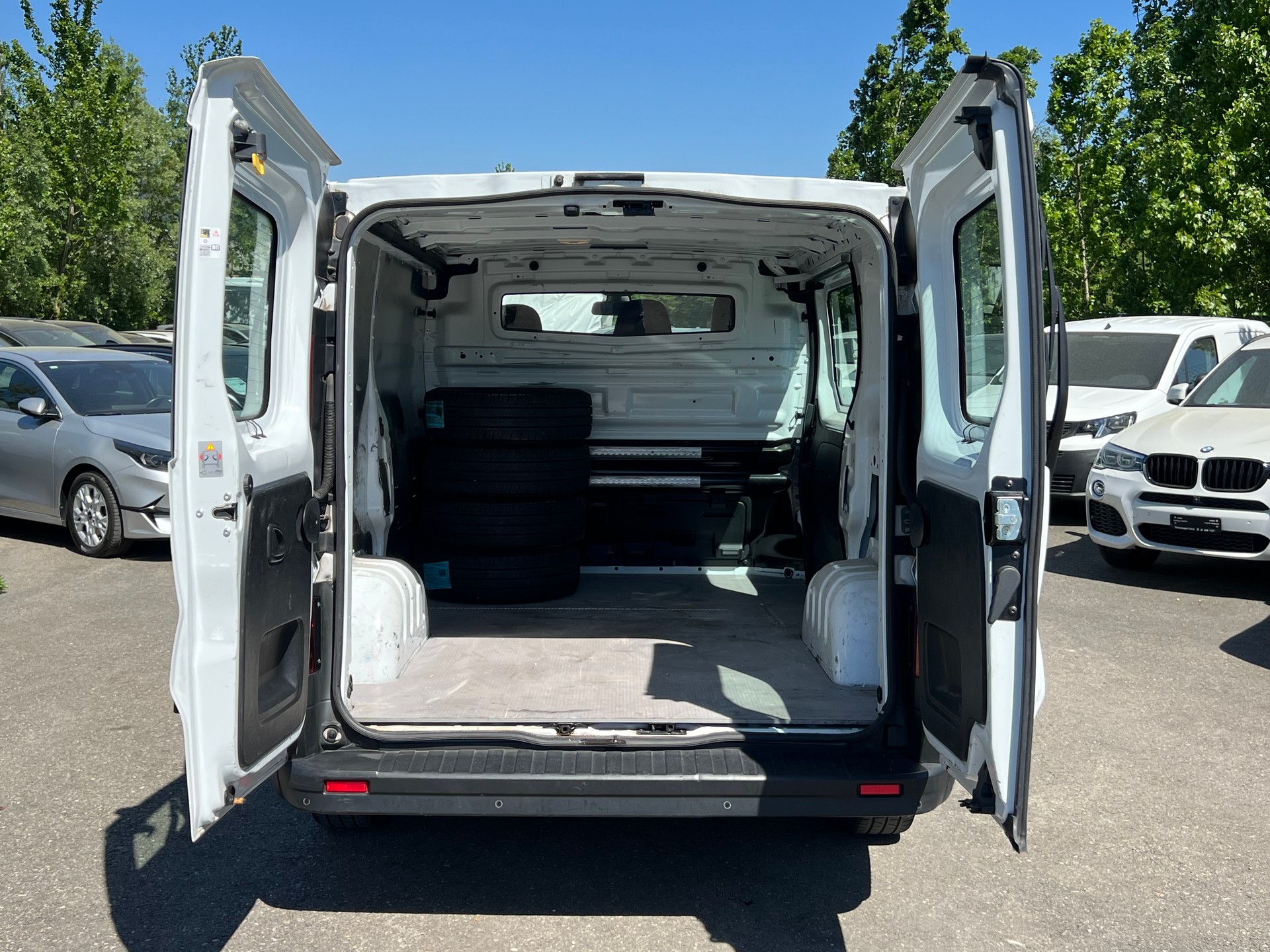 RENAULT Trafic 2.0 dCi 120 3.0t Business L1H1 *CH-Fahrzeug*Ab MFK*Klima*Rückfahrkamera*-image-7