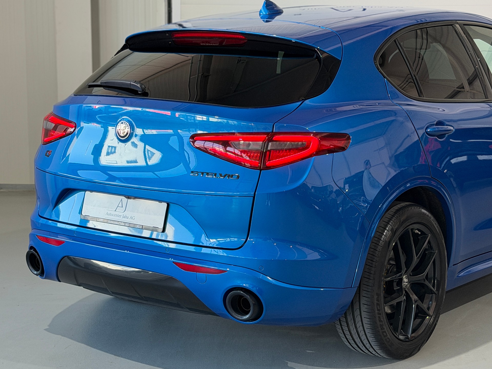 ALFA ROMEO Stelvio 2.0 Veloce Q4 Automatic-image-6