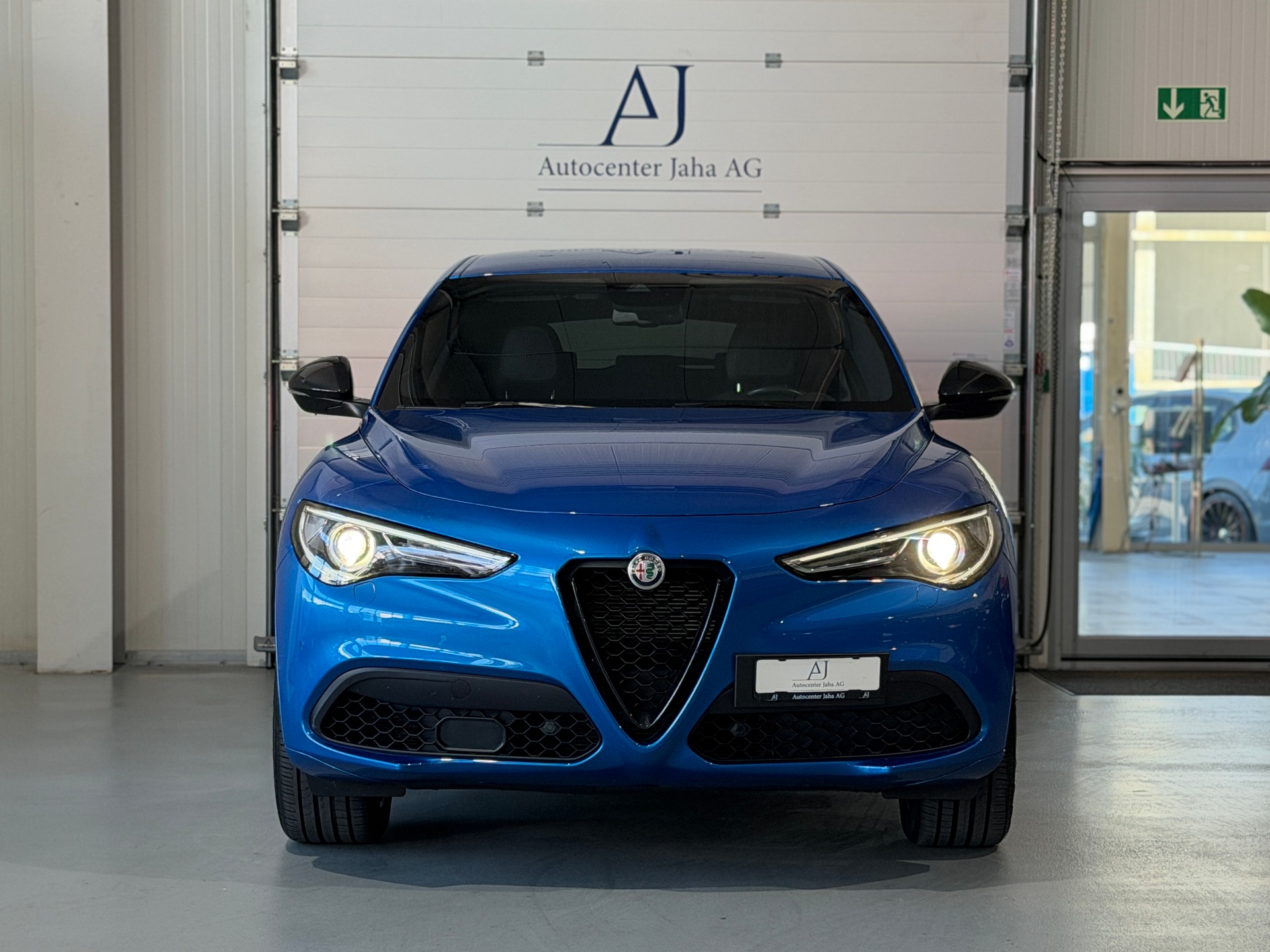 ALFA ROMEO Stelvio 2.0 Veloce Q4 Automatic-image-2