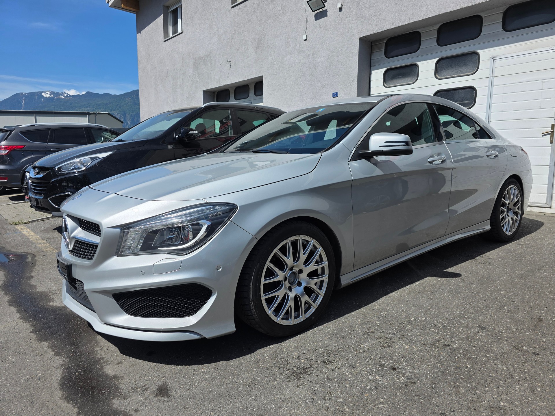 MERCEDES-BENZ CLA 200 AMG Line-showroom-element-1