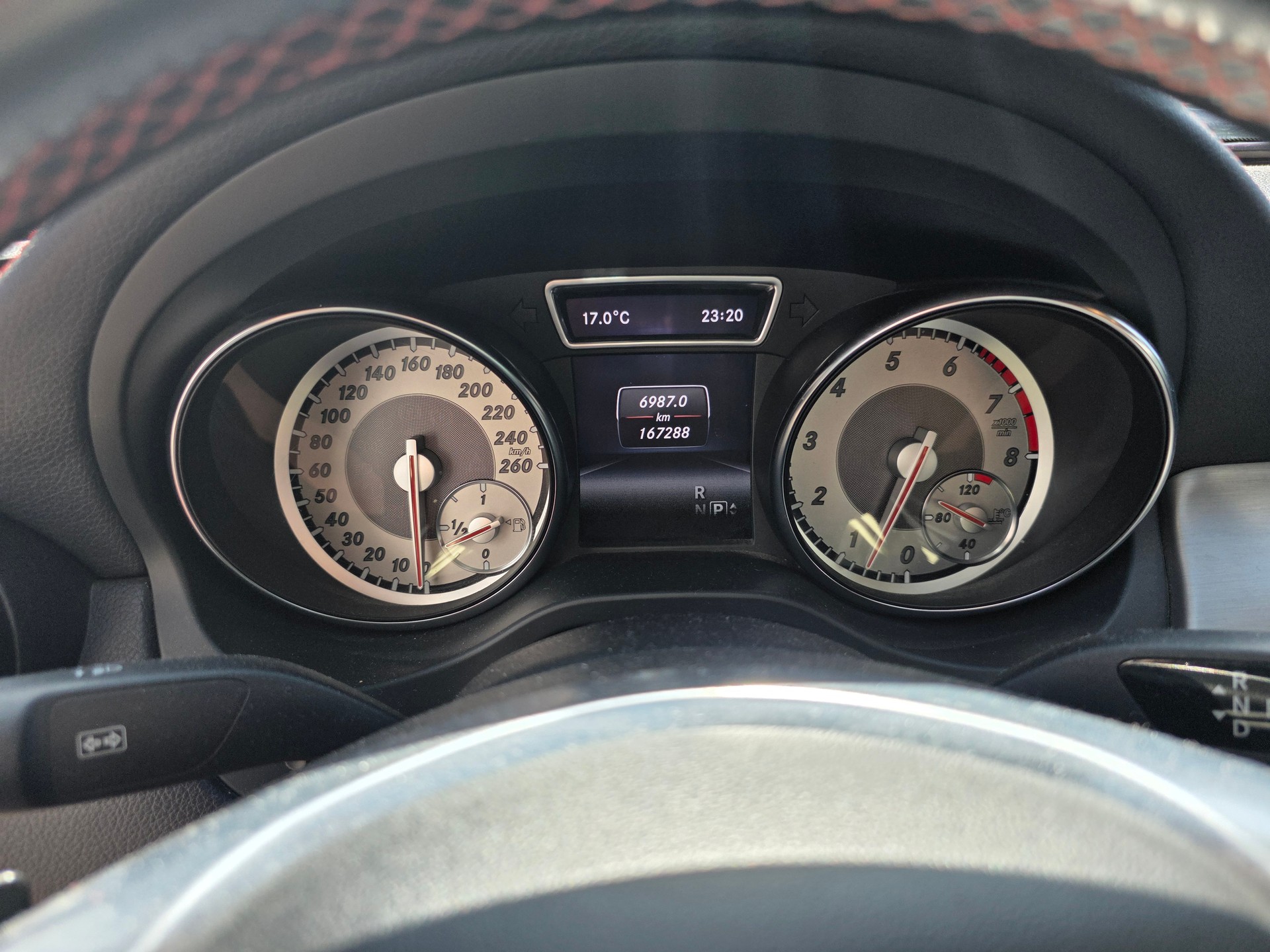 MERCEDES-BENZ CLA 200 AMG Line-image-8