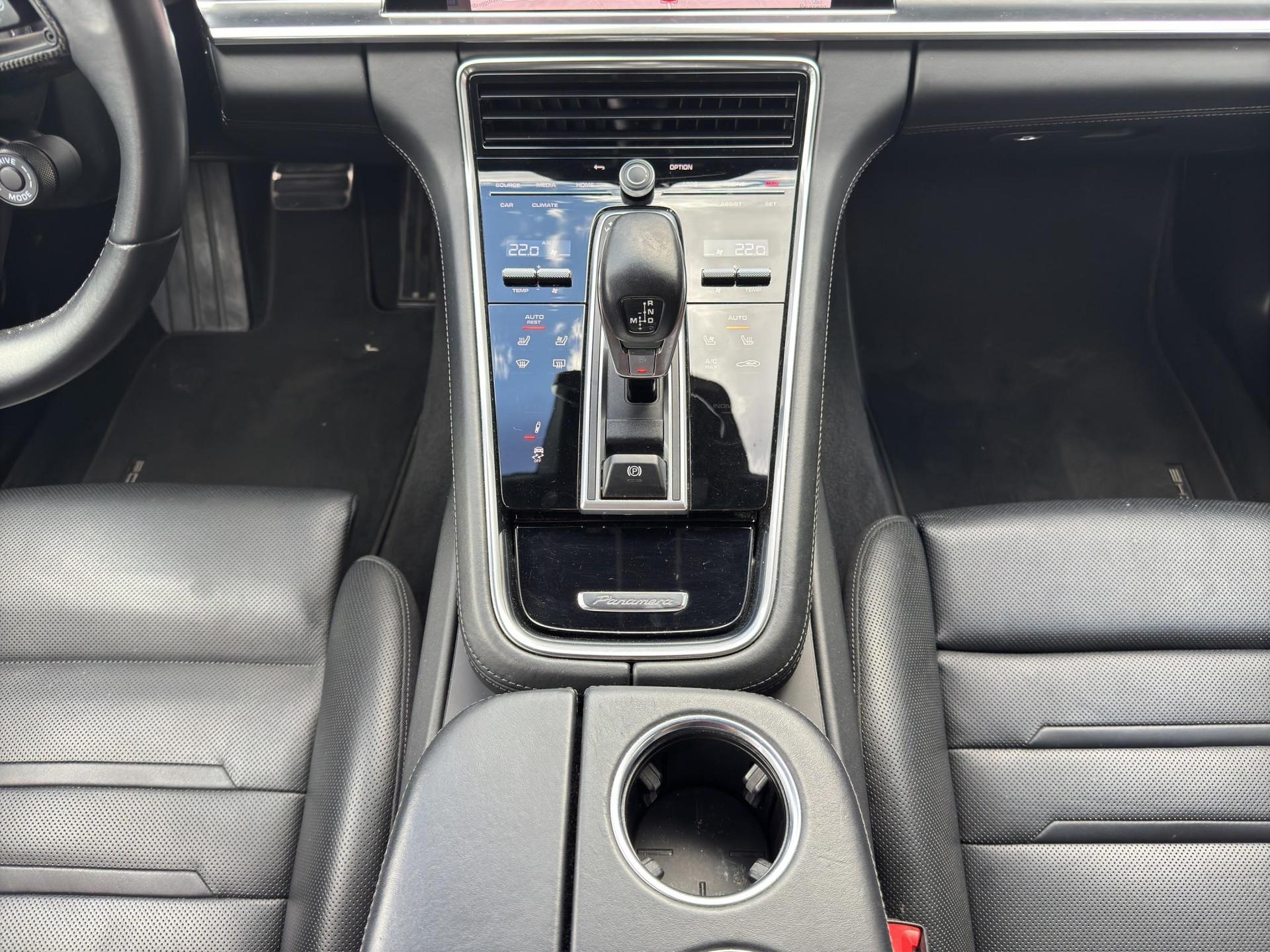 PORSCHE Panamera Sport Turismo 4.0 V8 GTS-image-14