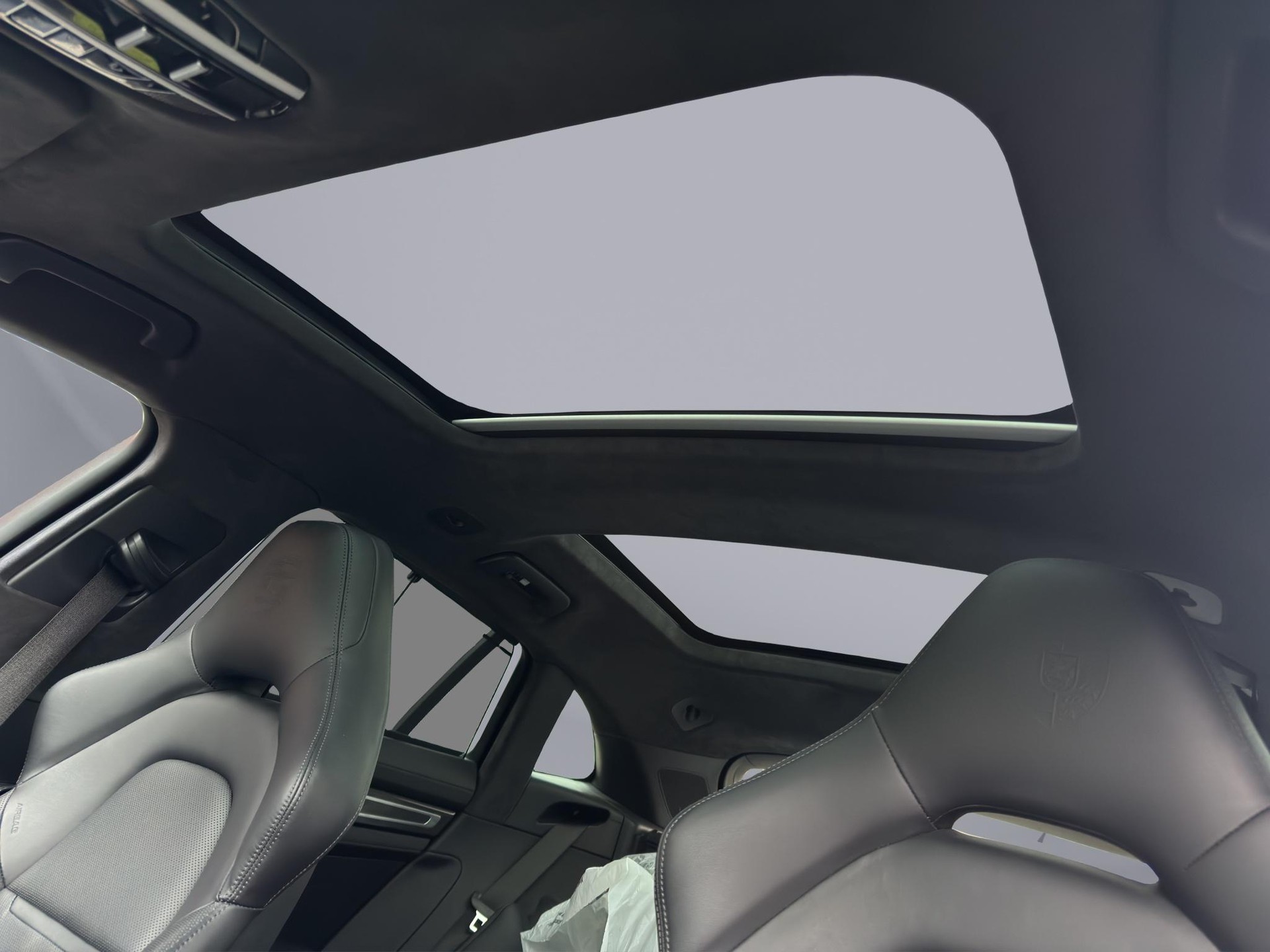 PORSCHE Panamera Sport Turismo 4.0 V8 GTS-image-9