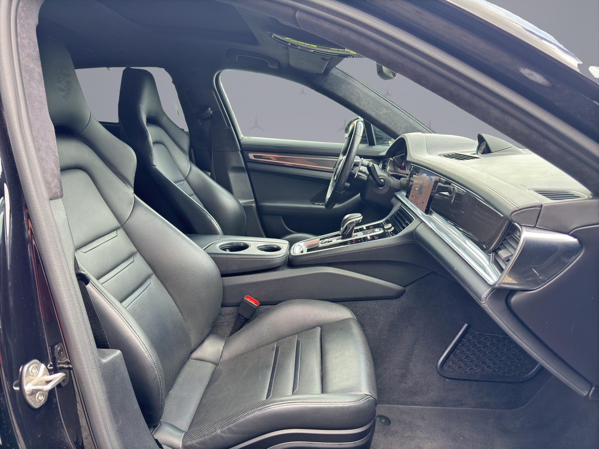 PORSCHE Panamera Sport Turismo 4.0 V8 GTS-image-16
