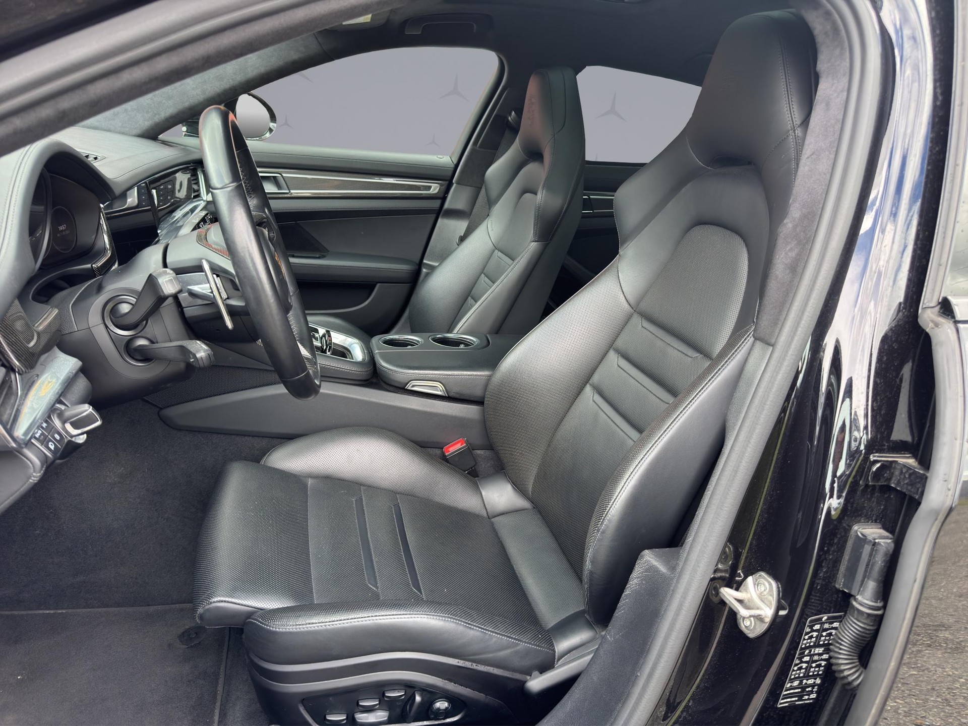 PORSCHE Panamera Sport Turismo 4.0 V8 GTS-image-10