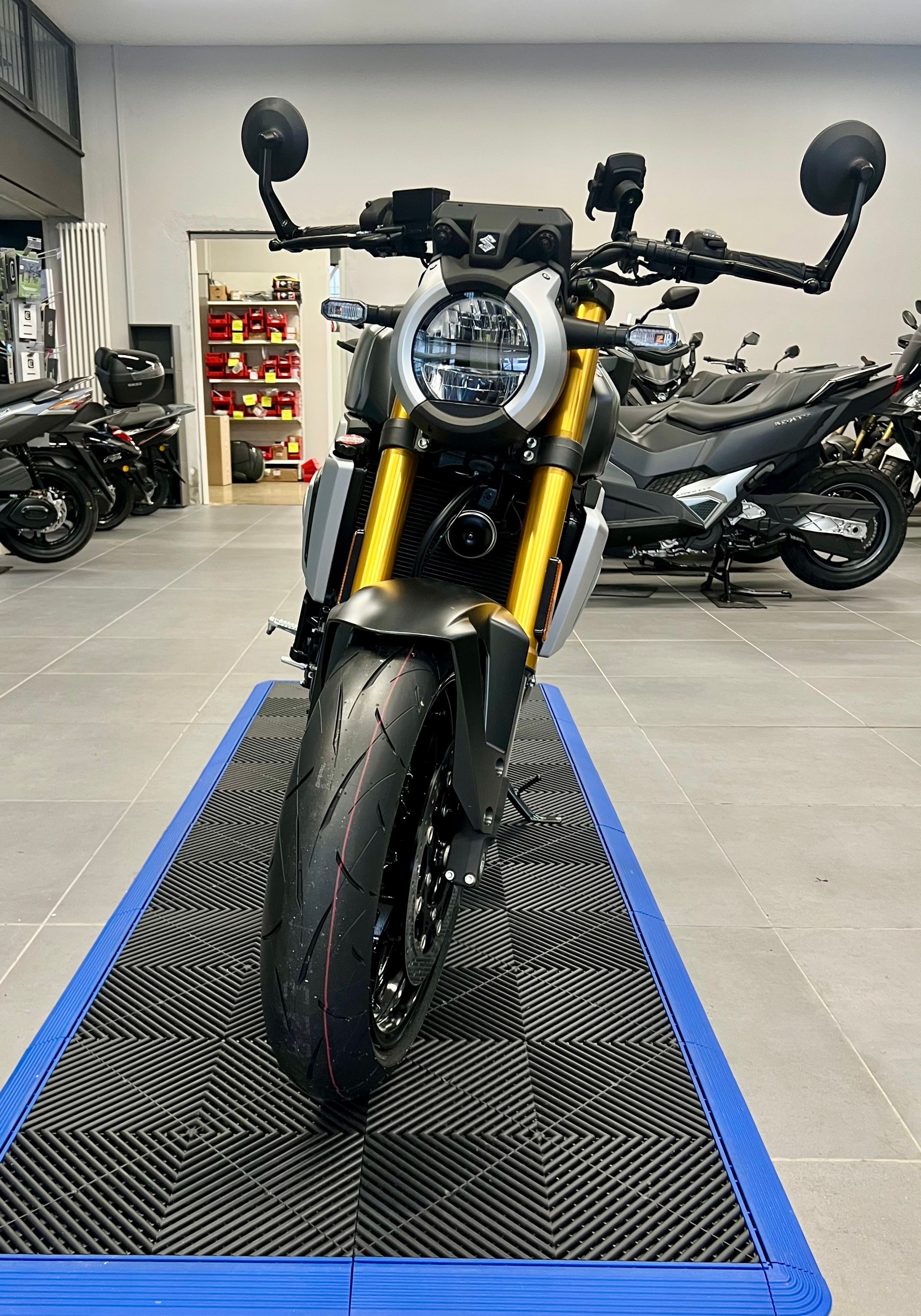 SUZUKI GSX-8T-image-1
