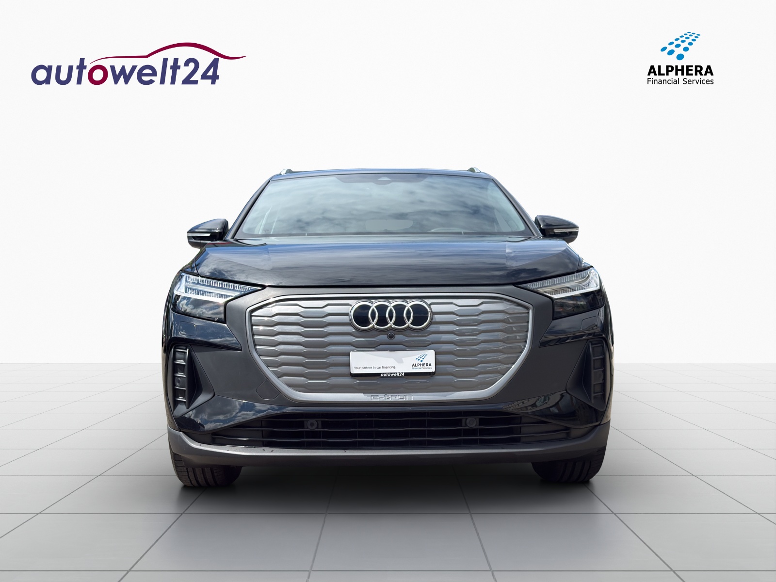 AUDI Q4 e-tron 45 quattro-showroom-element-2