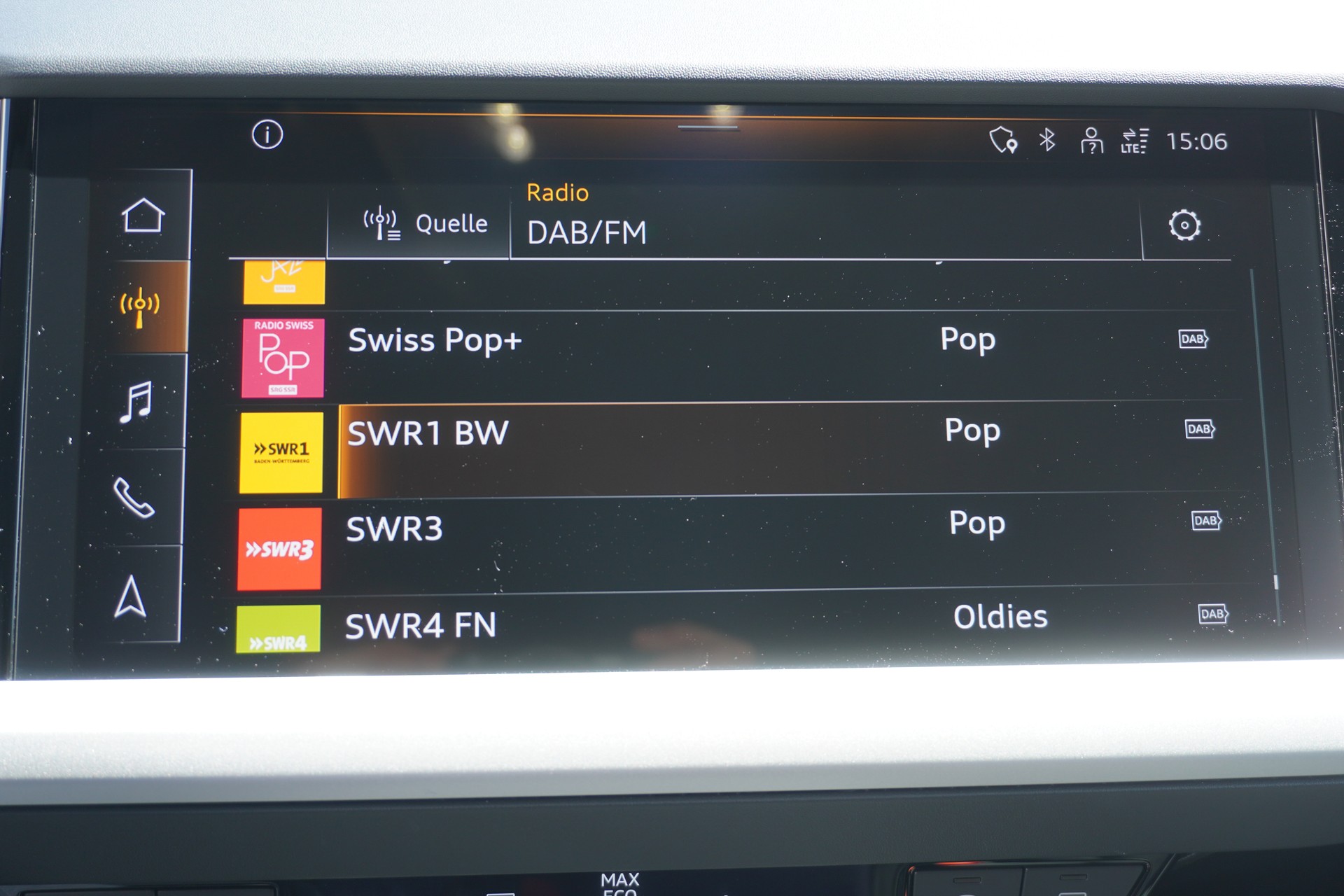 AUDI Q4 e-tron 45 quattro-image-23