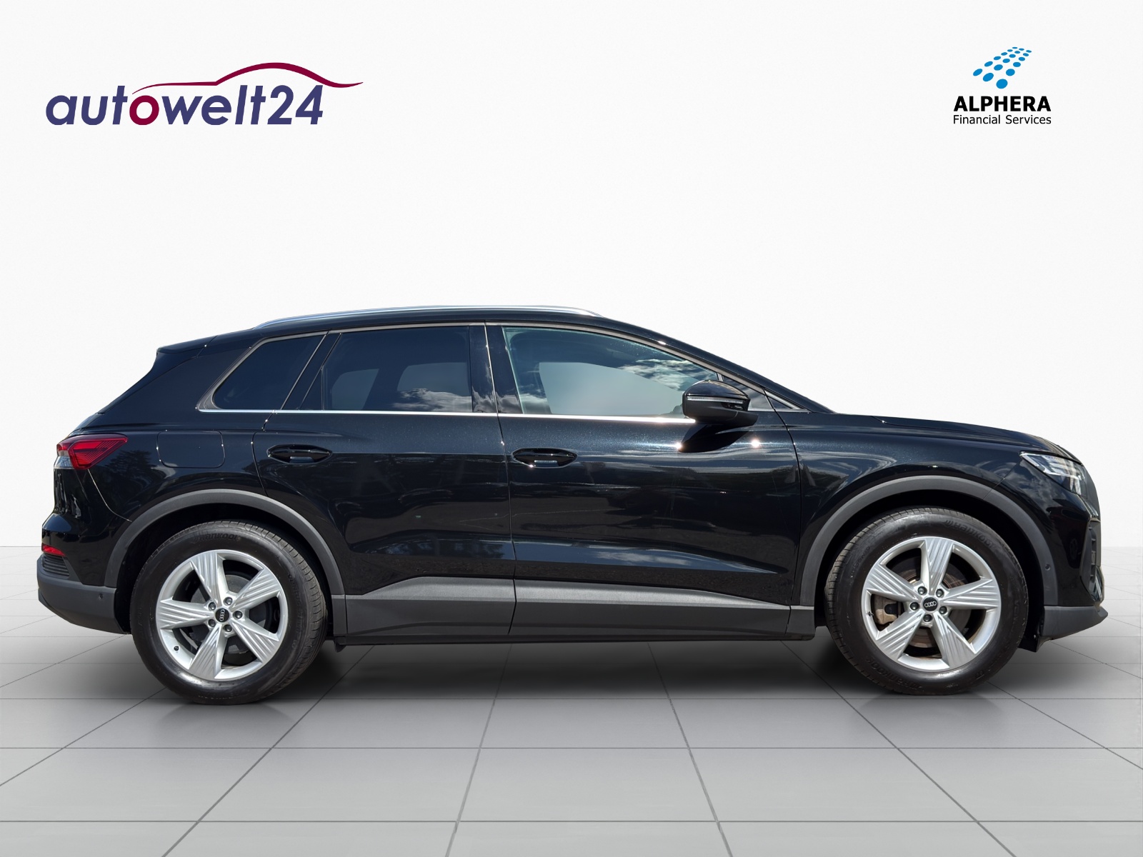 AUDI Q4 e-tron 45 quattro-image-4