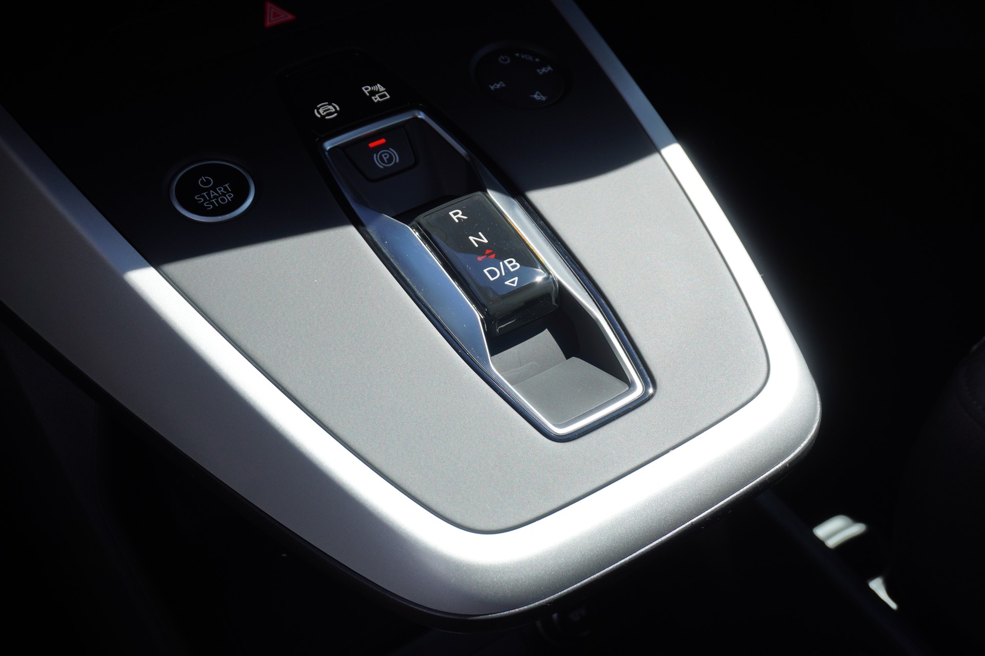 AUDI Q4 e-tron 45 quattro-image-17