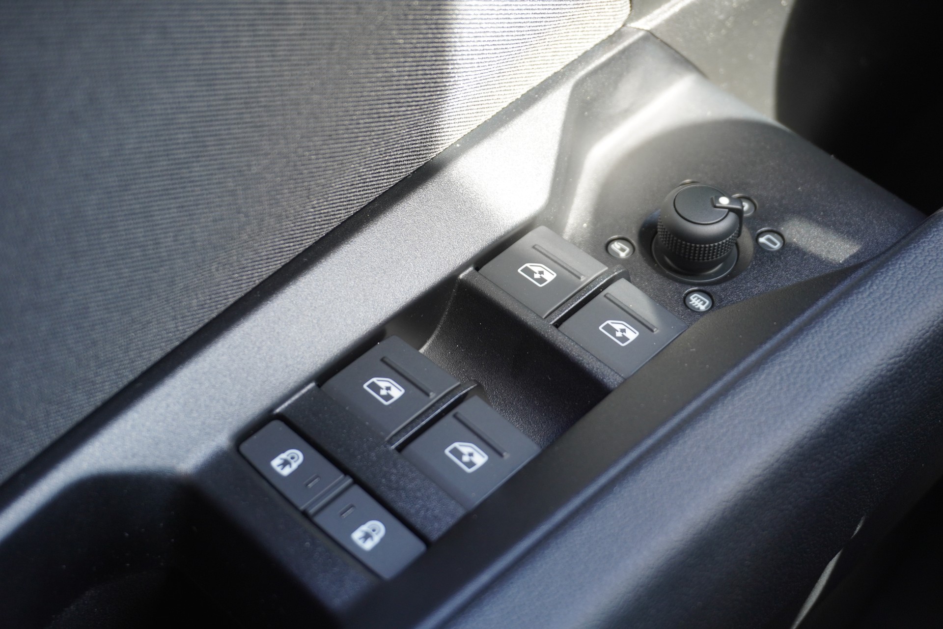 AUDI Q4 e-tron 45 quattro-image-36