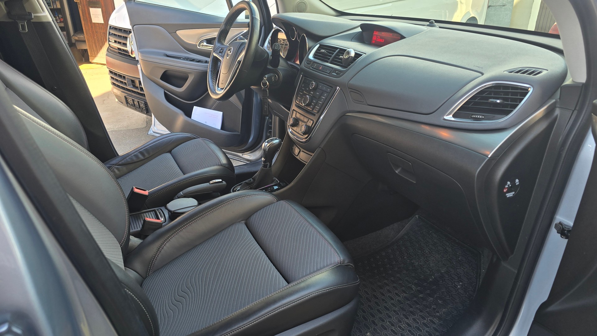 OPEL Mokka 1.7 CDTi Cosmo 2WD Automatic-image-9