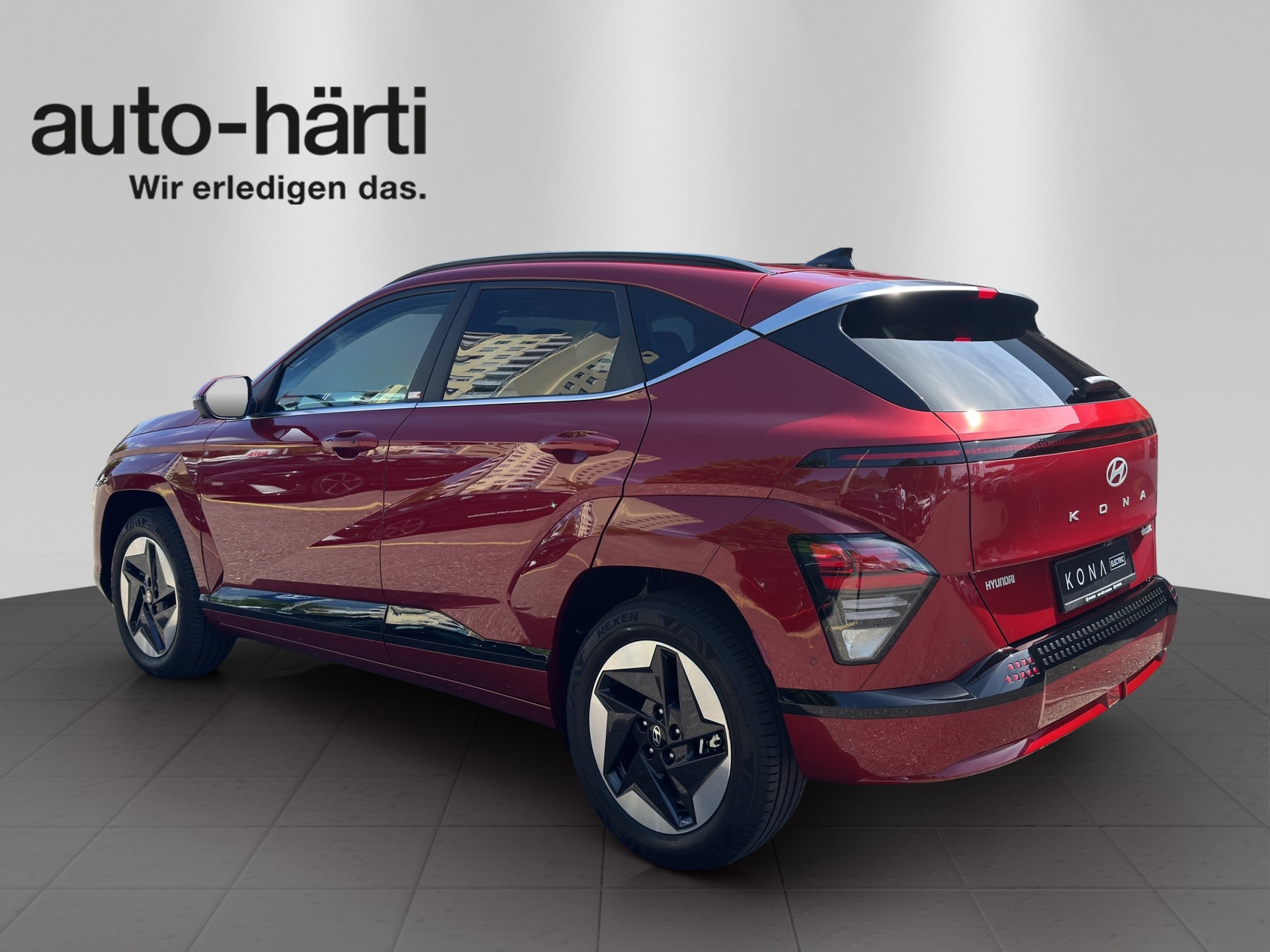 HYUNDAI Kona EV 65.4 kWh Amplia-image-2