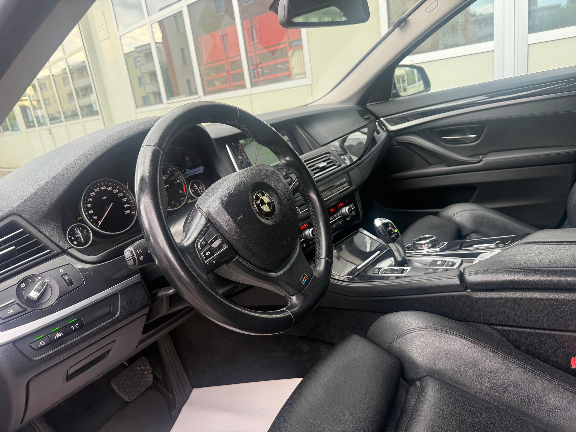 BMW 525d Touring xDrive Luxury Line Steptronic-image-8