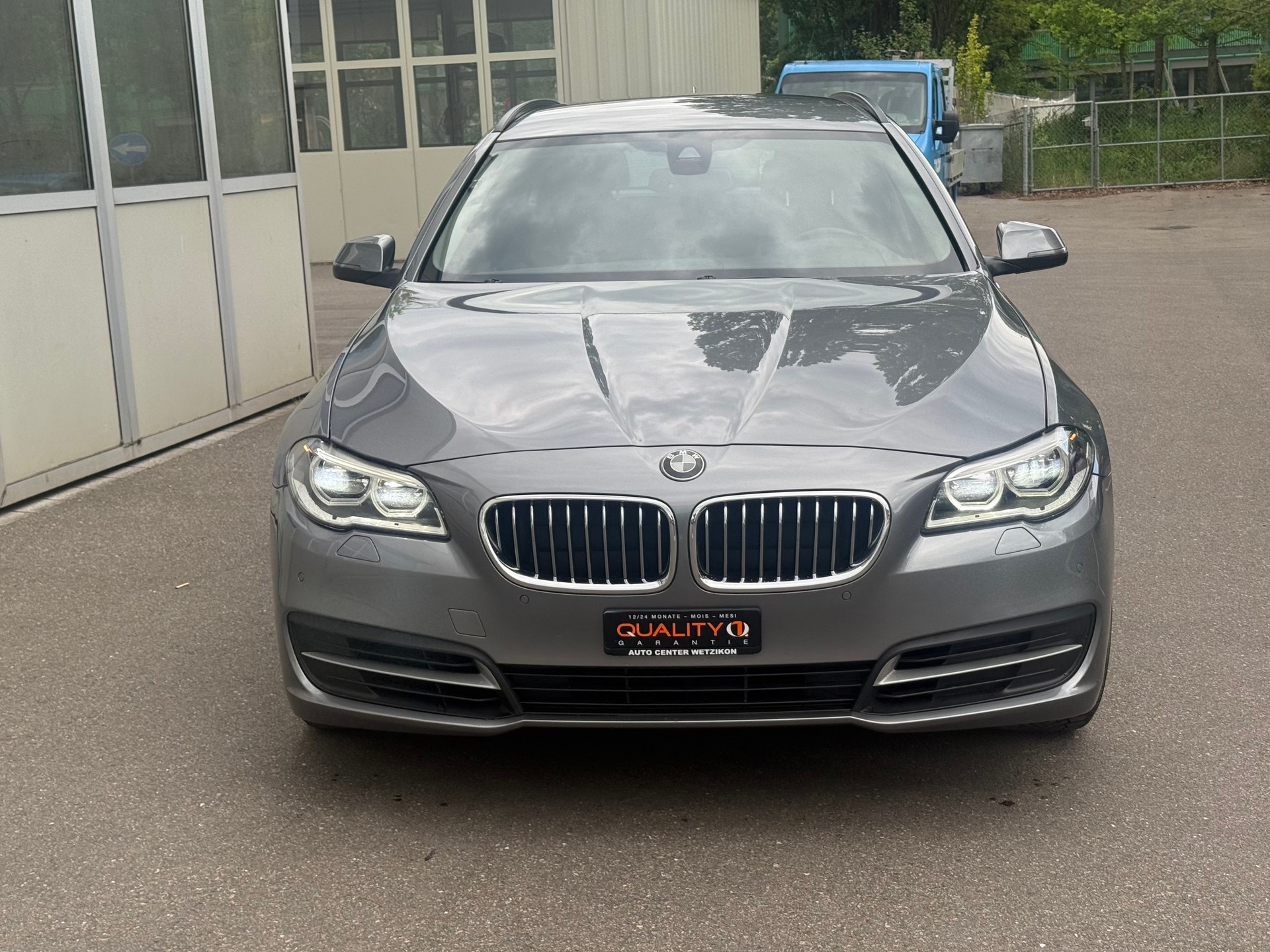 BMW 525d Touring xDrive Luxury Line Steptronic-image-0