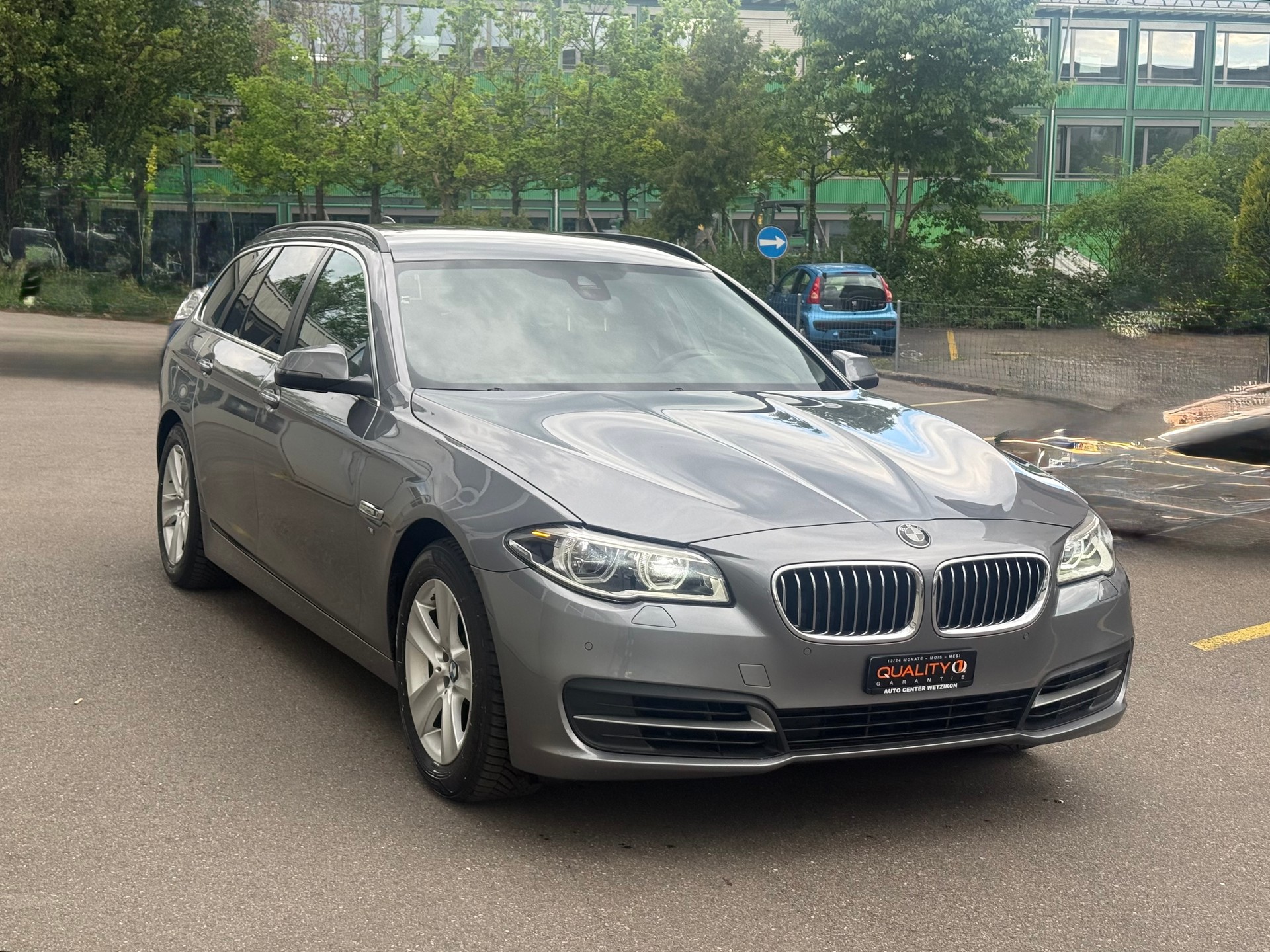 BMW 525d Touring xDrive Luxury Line Steptronic-image-1
