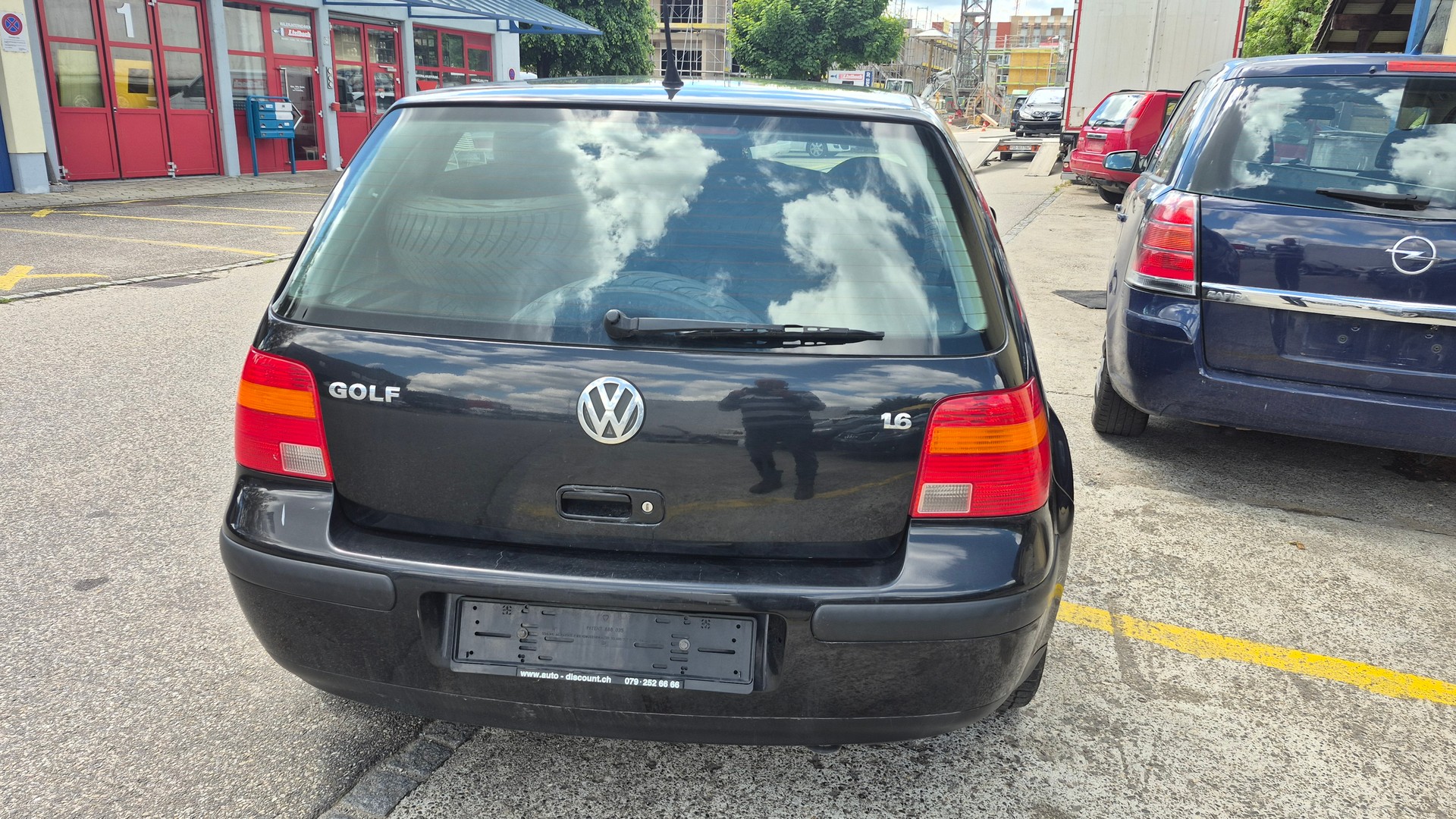 VW Golf 1.6 Trendline-image-4