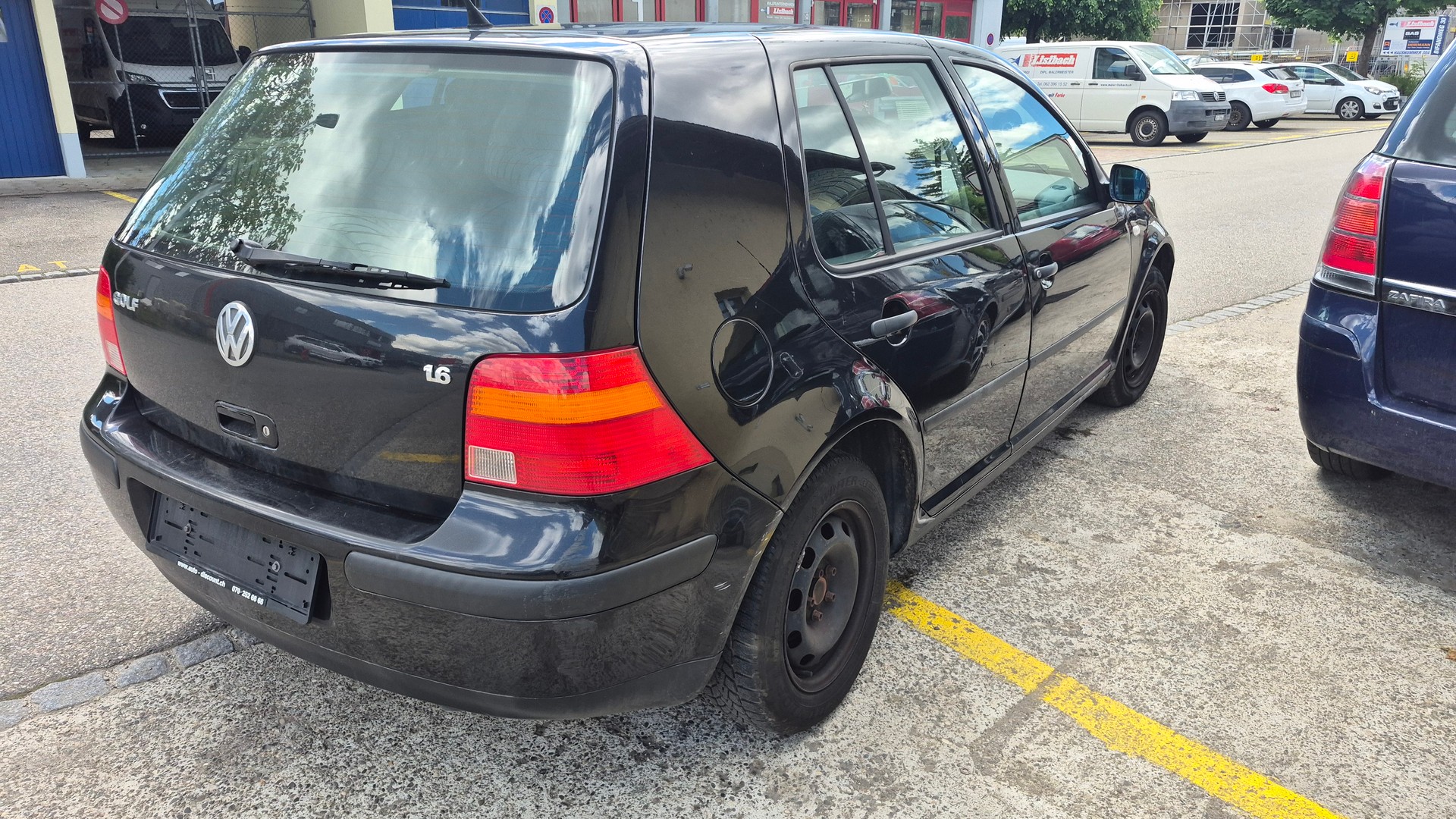VW Golf 1.6 Trendline-image-3