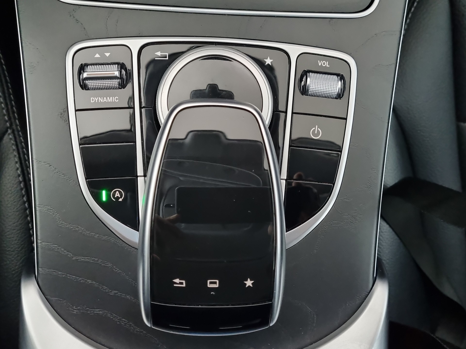 MERCEDES-BENZ C 250 d 4Matic-image-14