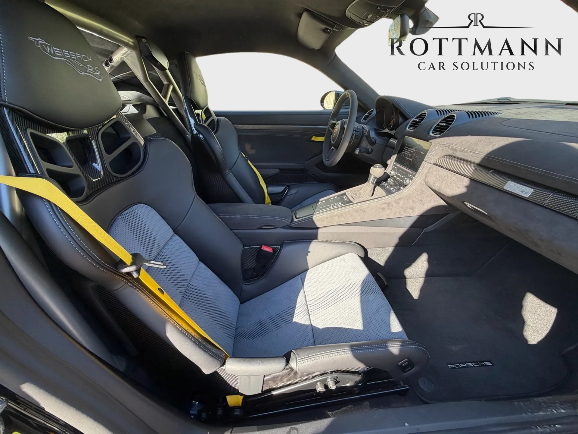 PORSCHE 718 Cayman GT4 RS Weissach-image-9