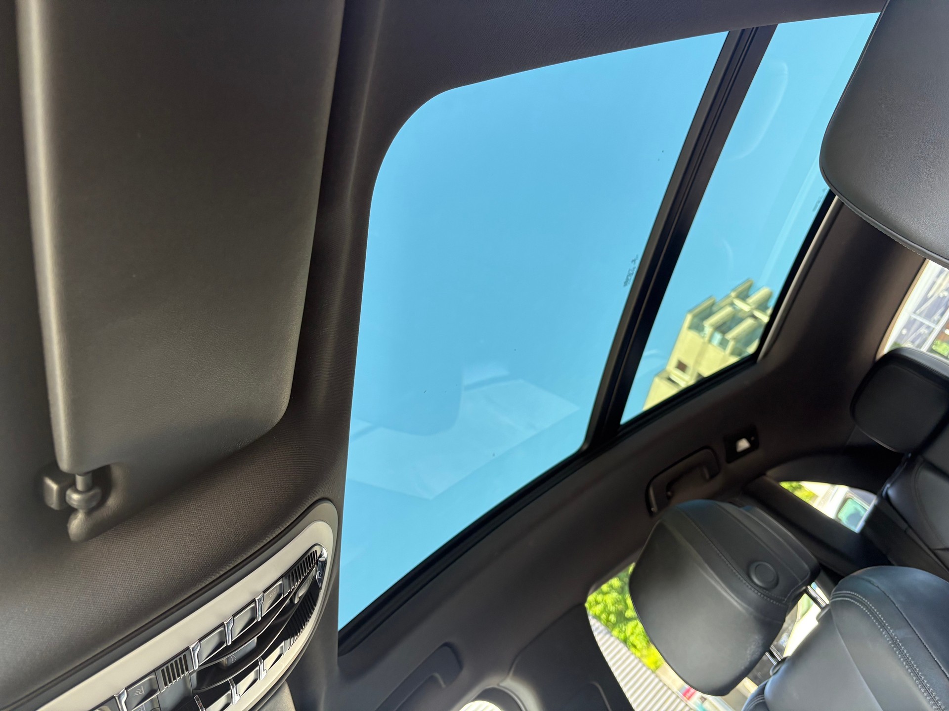 PORSCHE Macan-image-5
