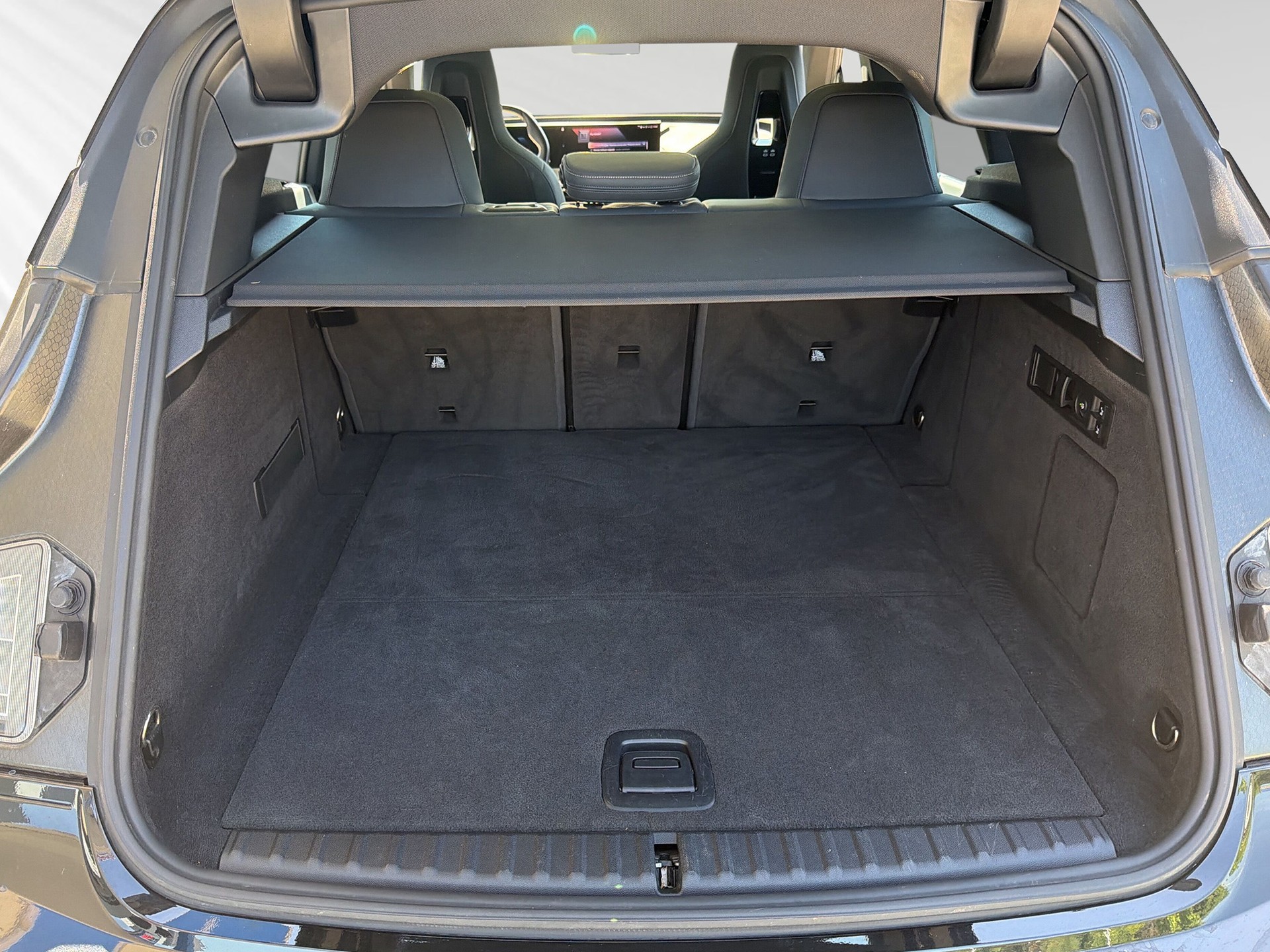 BMW iX xDrive50-image-8