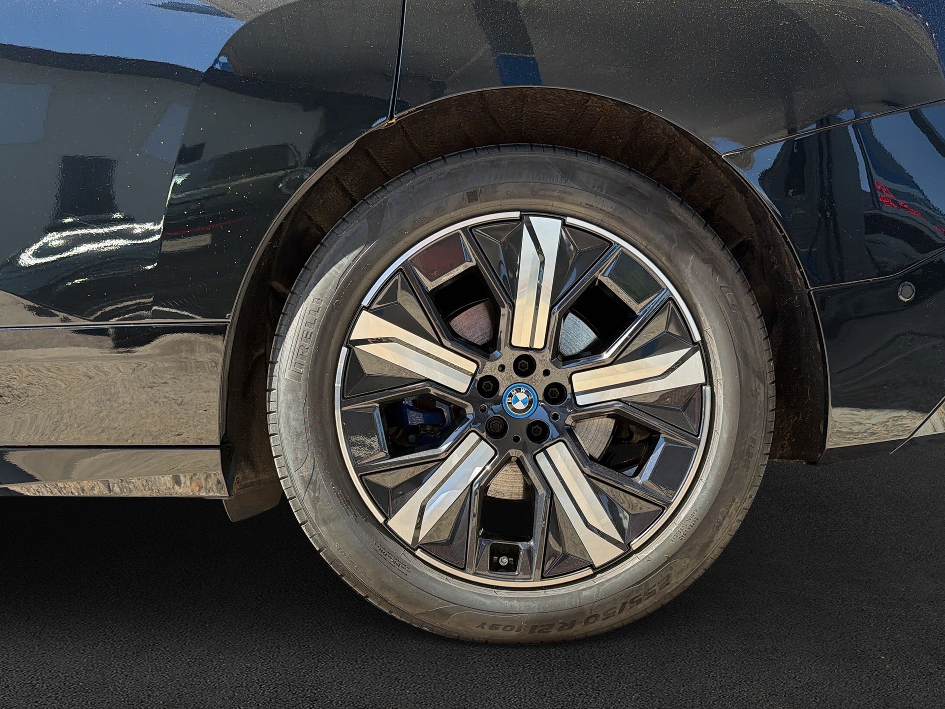 BMW iX xDrive50-image-9