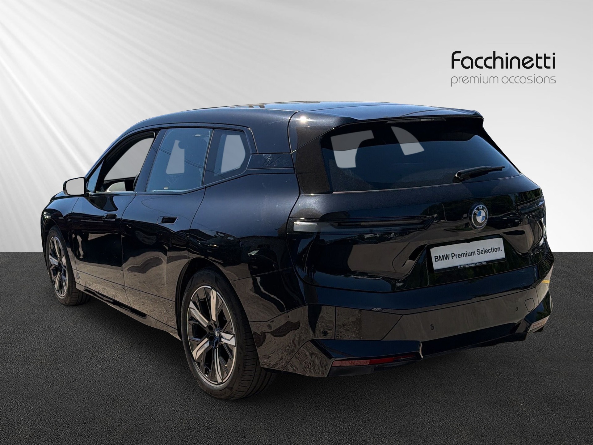 BMW iX xDrive50-showroom-element-3