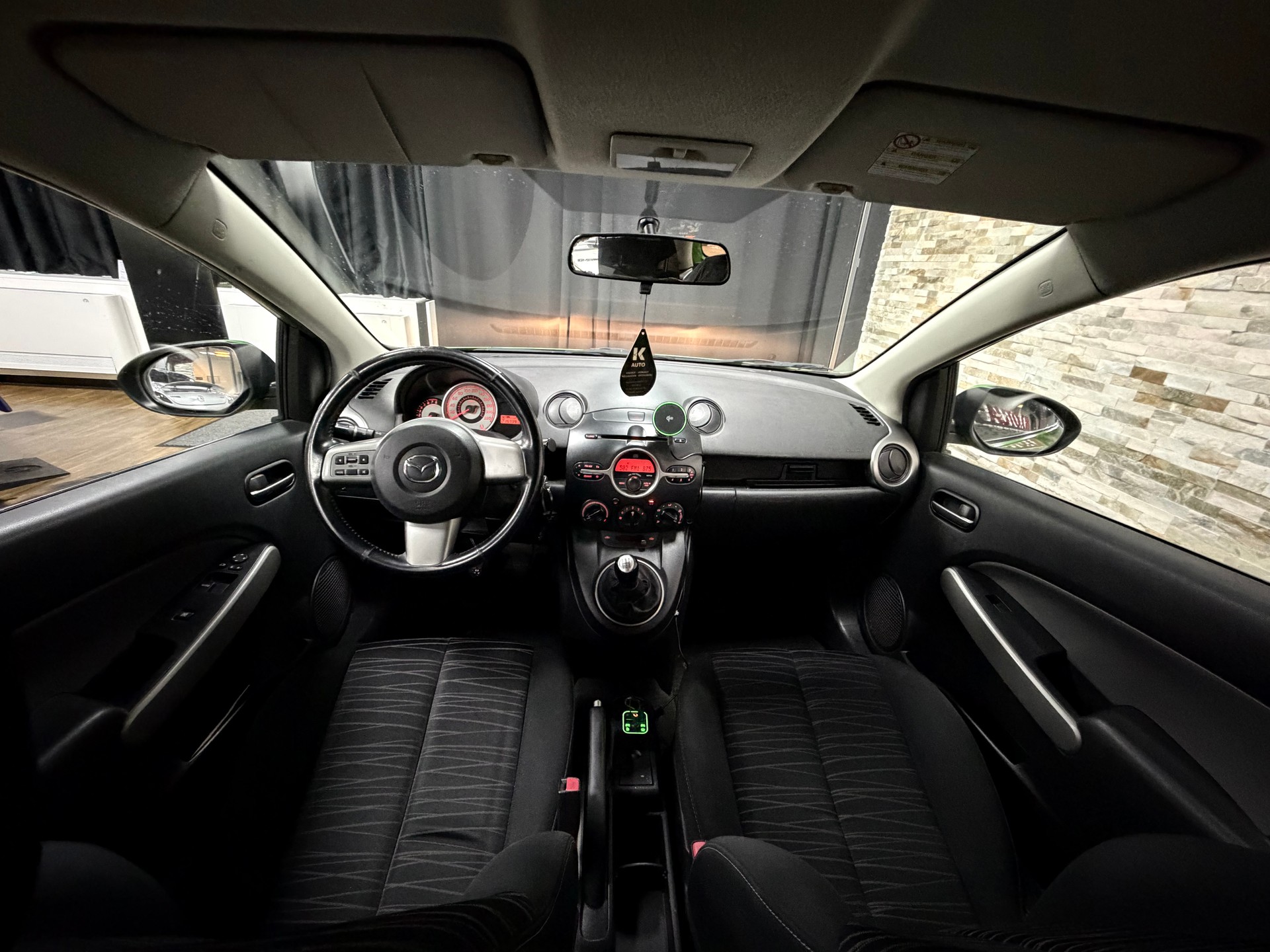 MAZDA 2 1.3i 16V Exclusive-image-14
