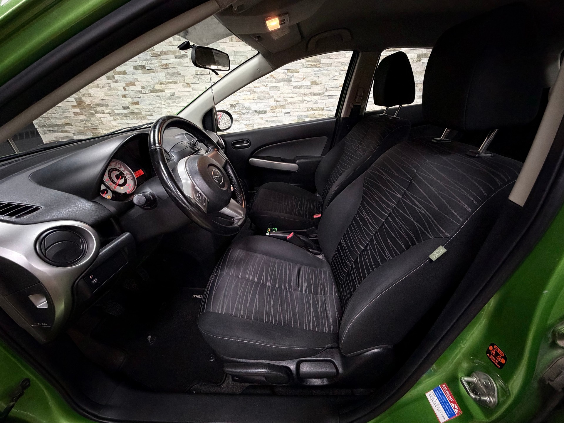 MAZDA 2 1.3i 16V Exclusive-image-7