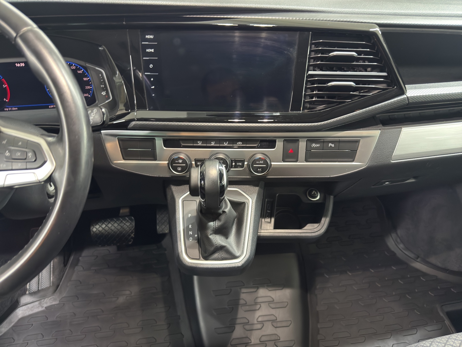 VW T6.1 California 2.0 TDI Beach Liberty 4Motion DSG-image-10