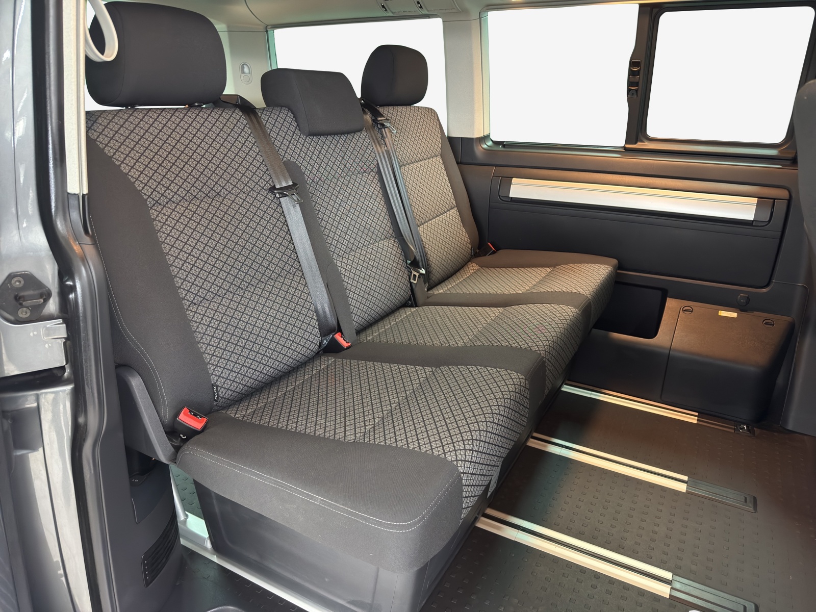 VW T6.1 California 2.0 TDI Beach Liberty 4Motion DSG-image-11