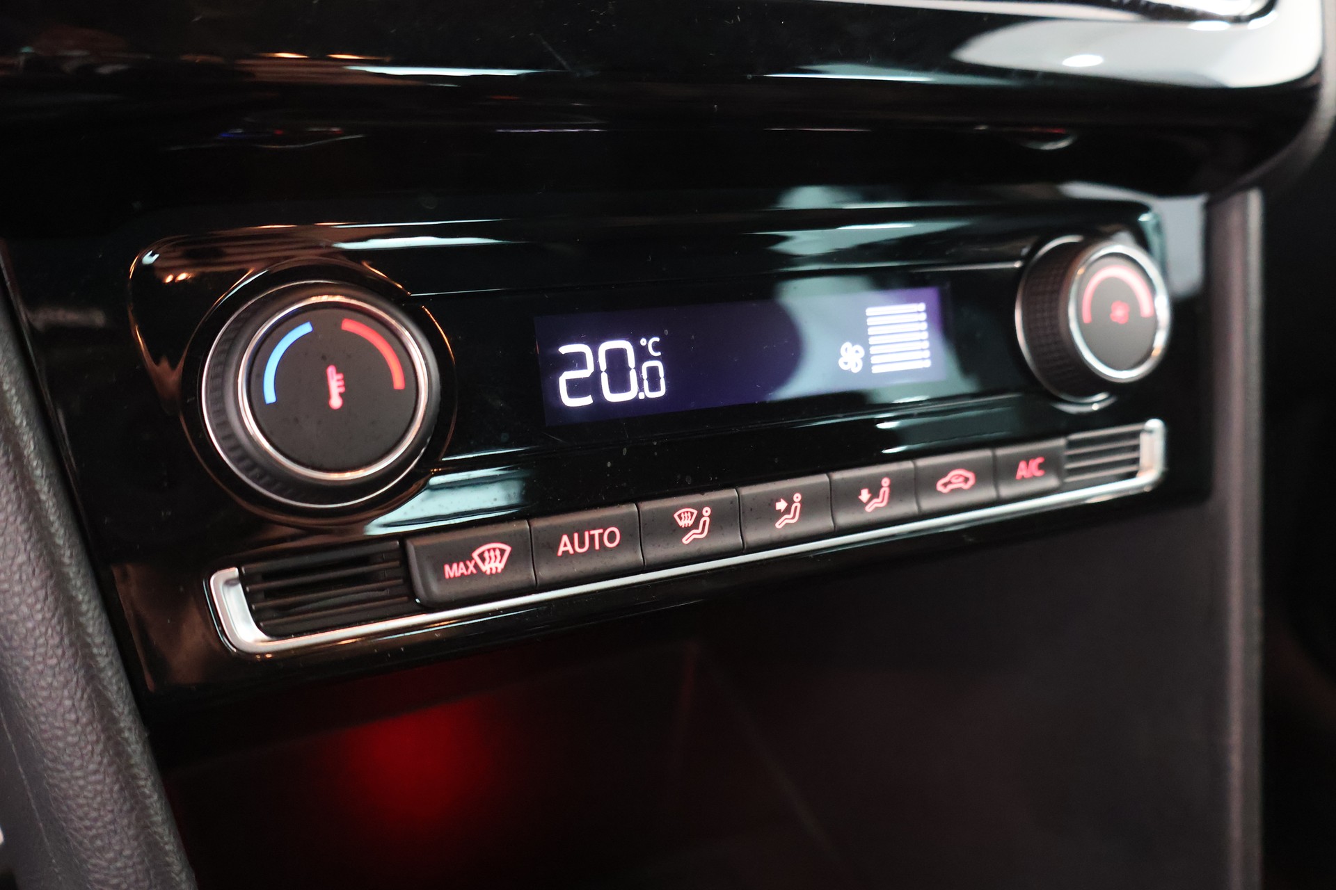 VW Polo 1.8 TSI GTI-image-26