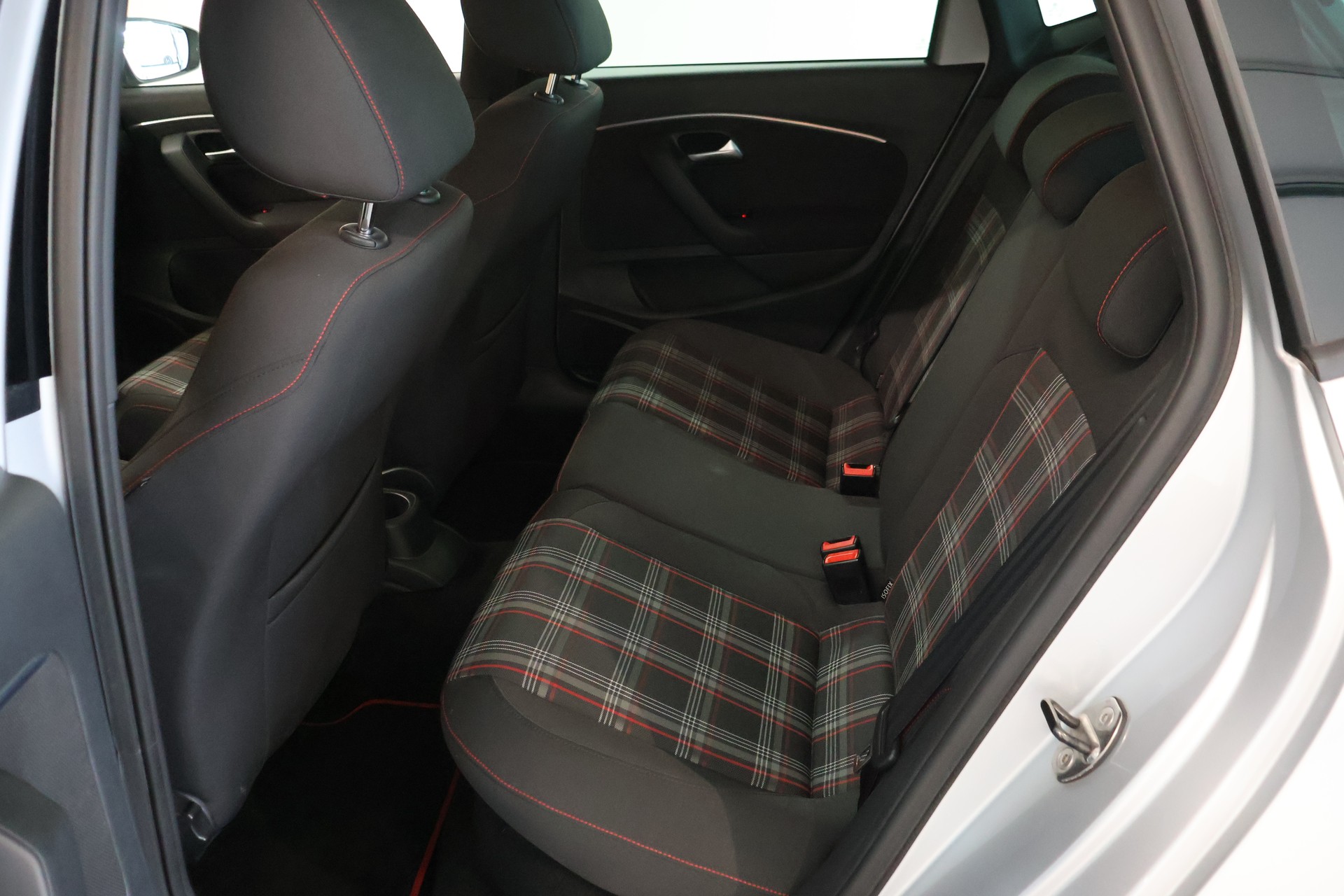 VW Polo 1.8 TSI GTI-image-11