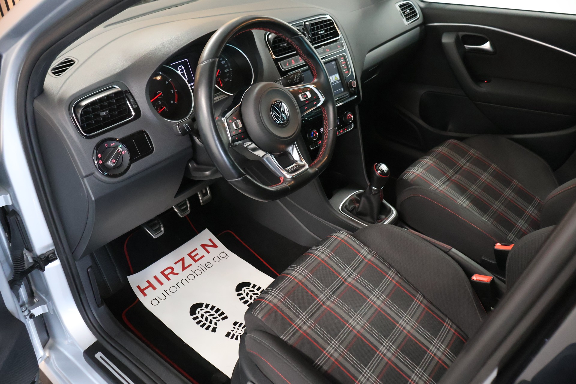 VW Polo 1.8 TSI GTI-image-9