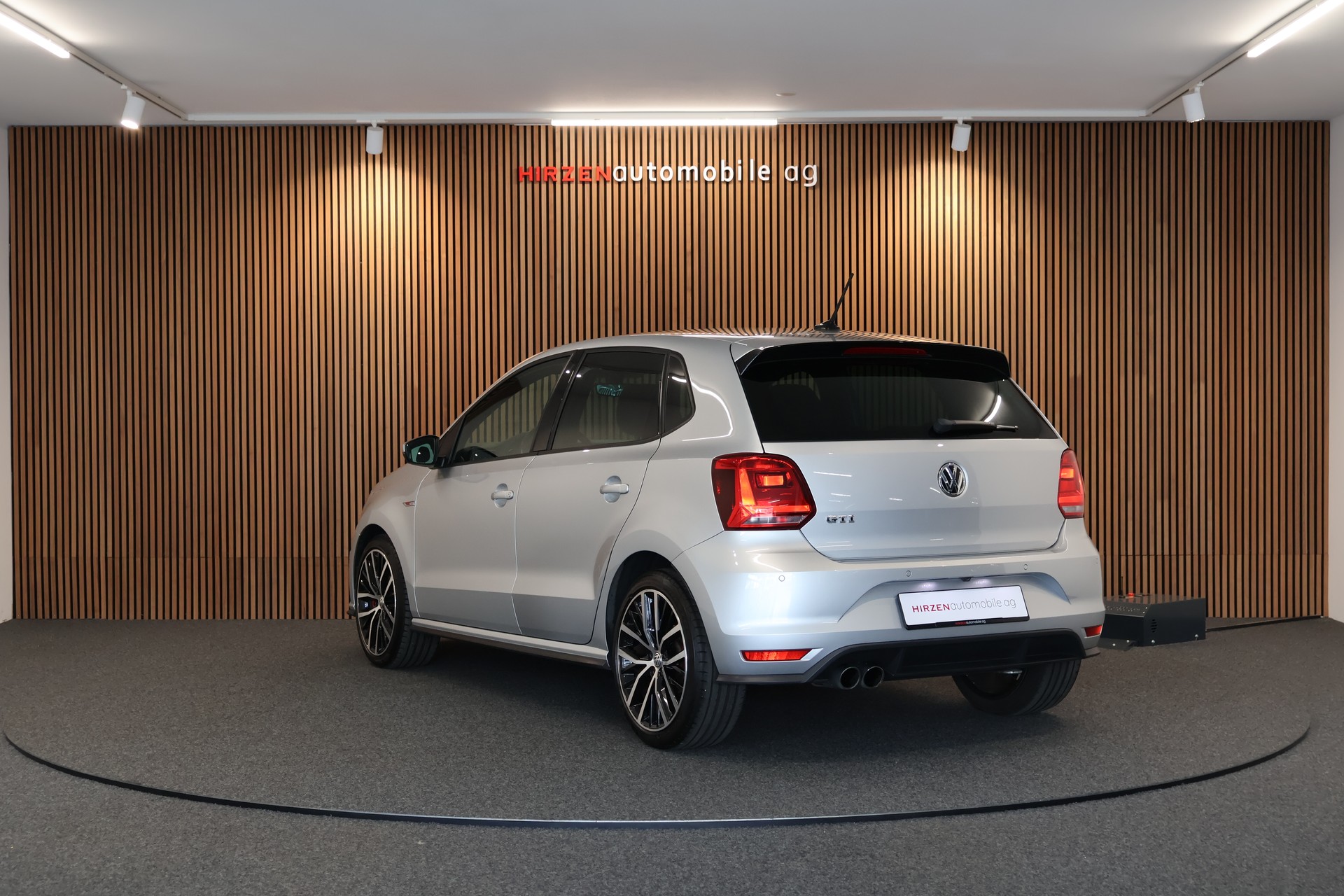 VW Polo 1.8 TSI GTI-showroom-element-2