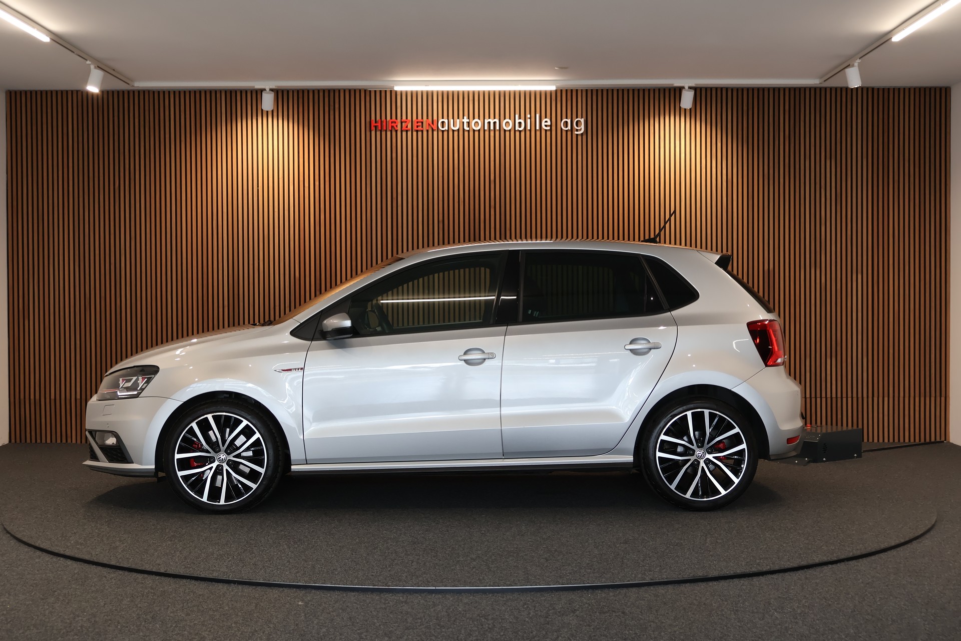VW Polo 1.8 TSI GTI-showroom-element-1