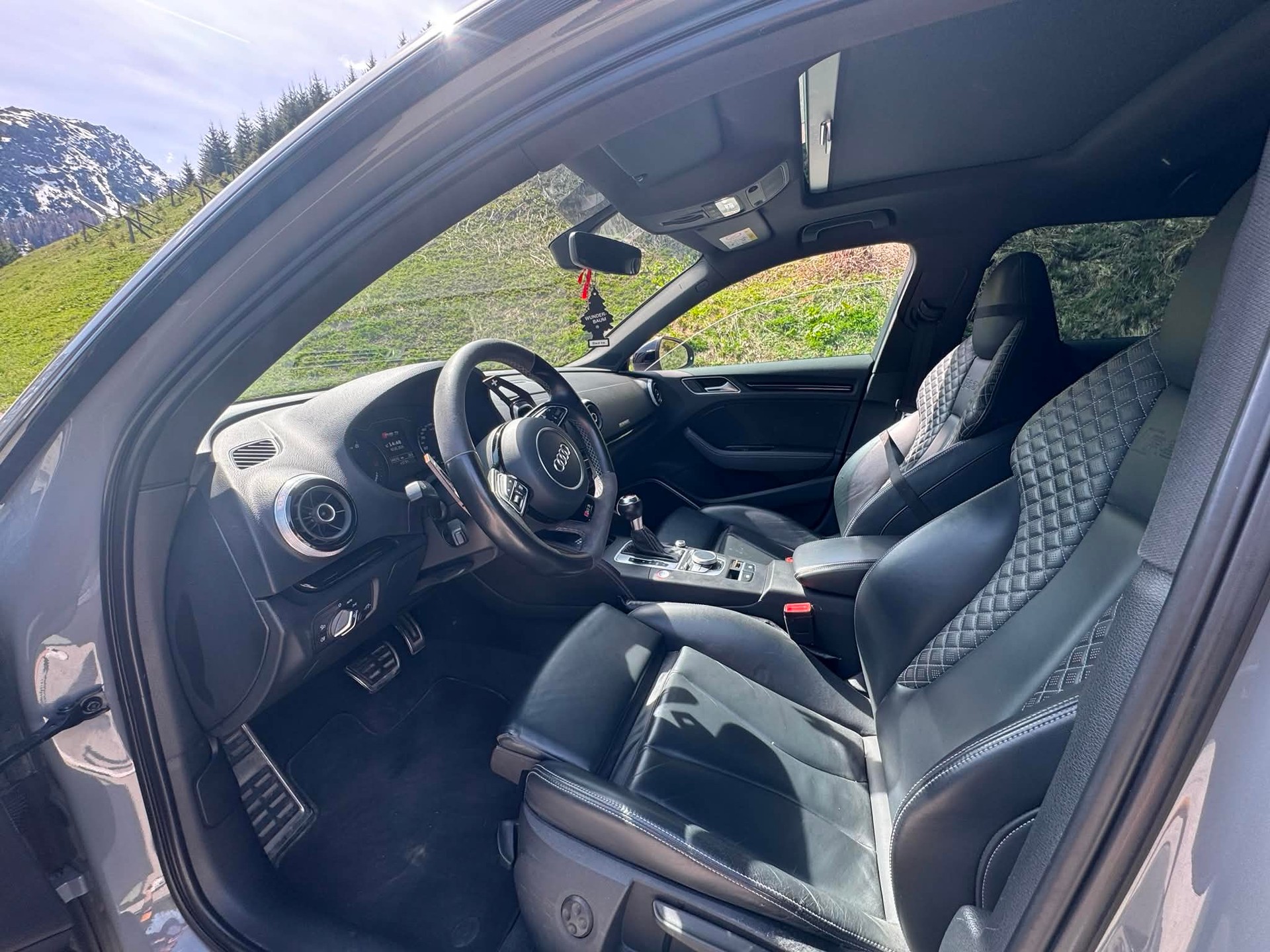 AUDI 2.5 T FSI quattro S-Tronic-image-1