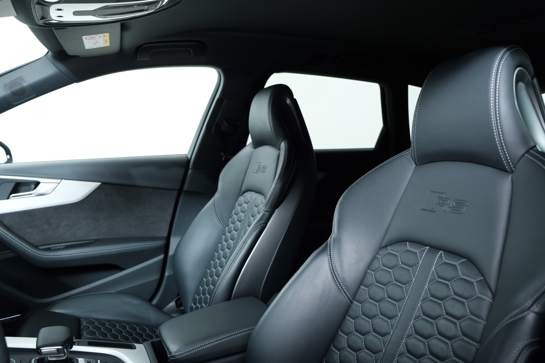 AUDI RS4 Avant 2.9 TFSI quattro tiptronic-image-11