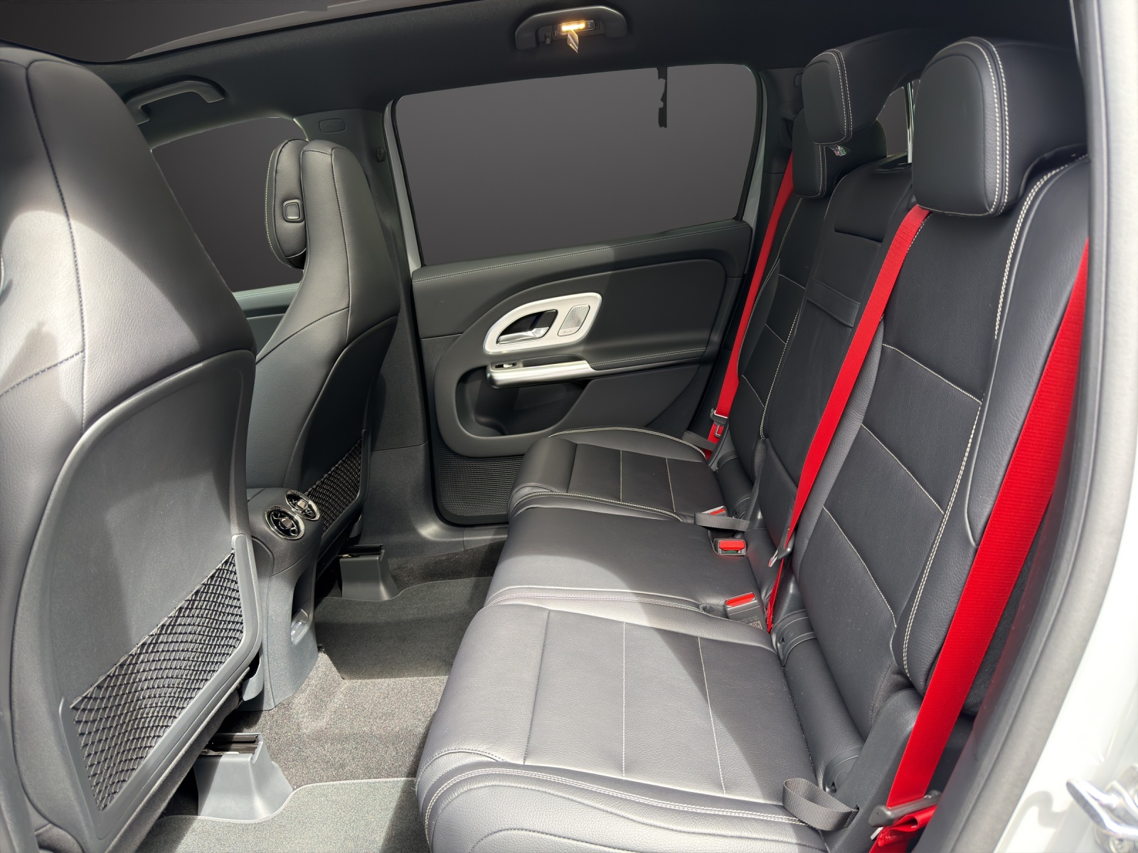 MERCEDES-BENZ GLB 220 4Matic 8G-Tronic-image-11
