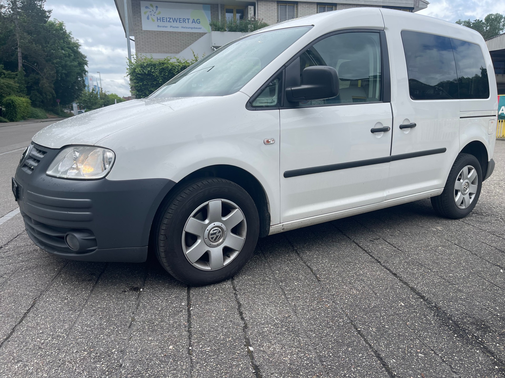 VW Caddy Life 1.9TDI PD-image-3