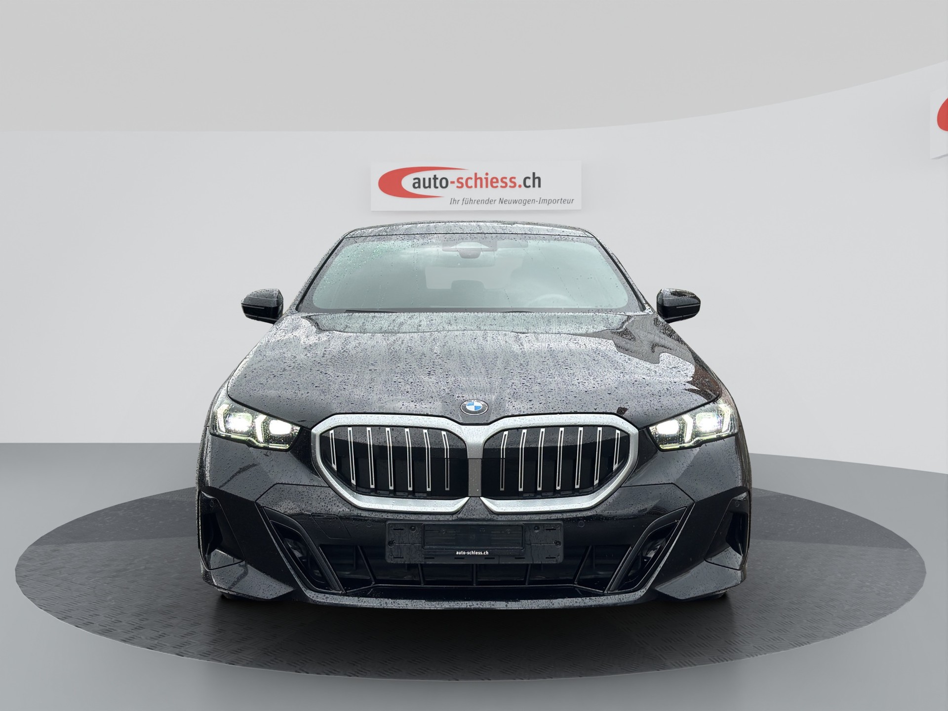 BMW 520i 48V M Sport Steptronic-image-1