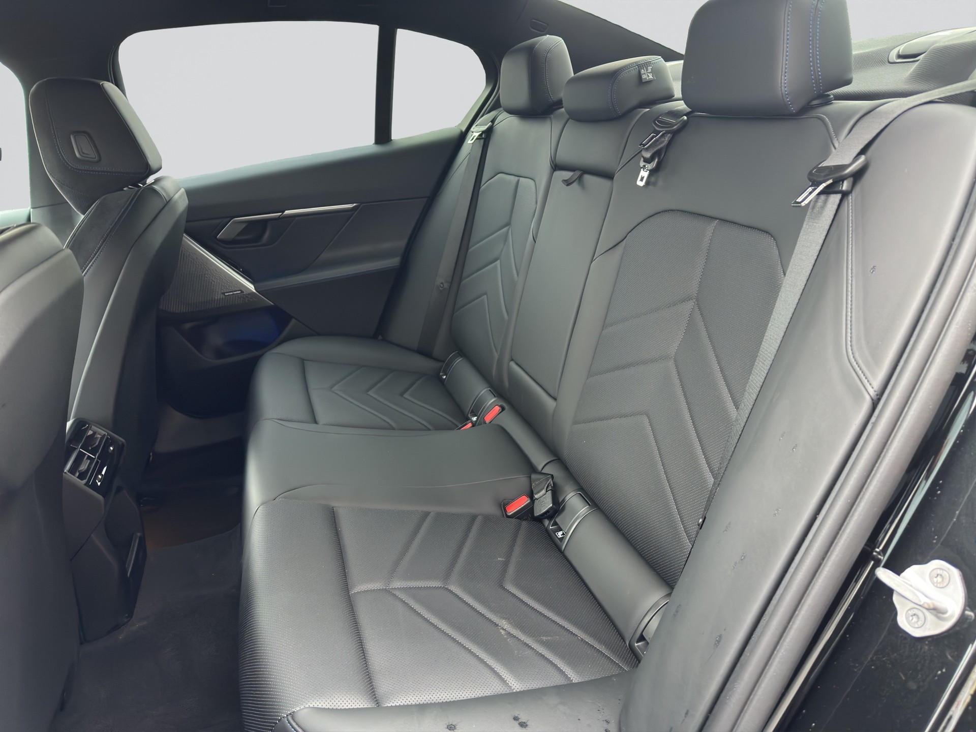 BMW 520i 48V M Sport Steptronic-image-7