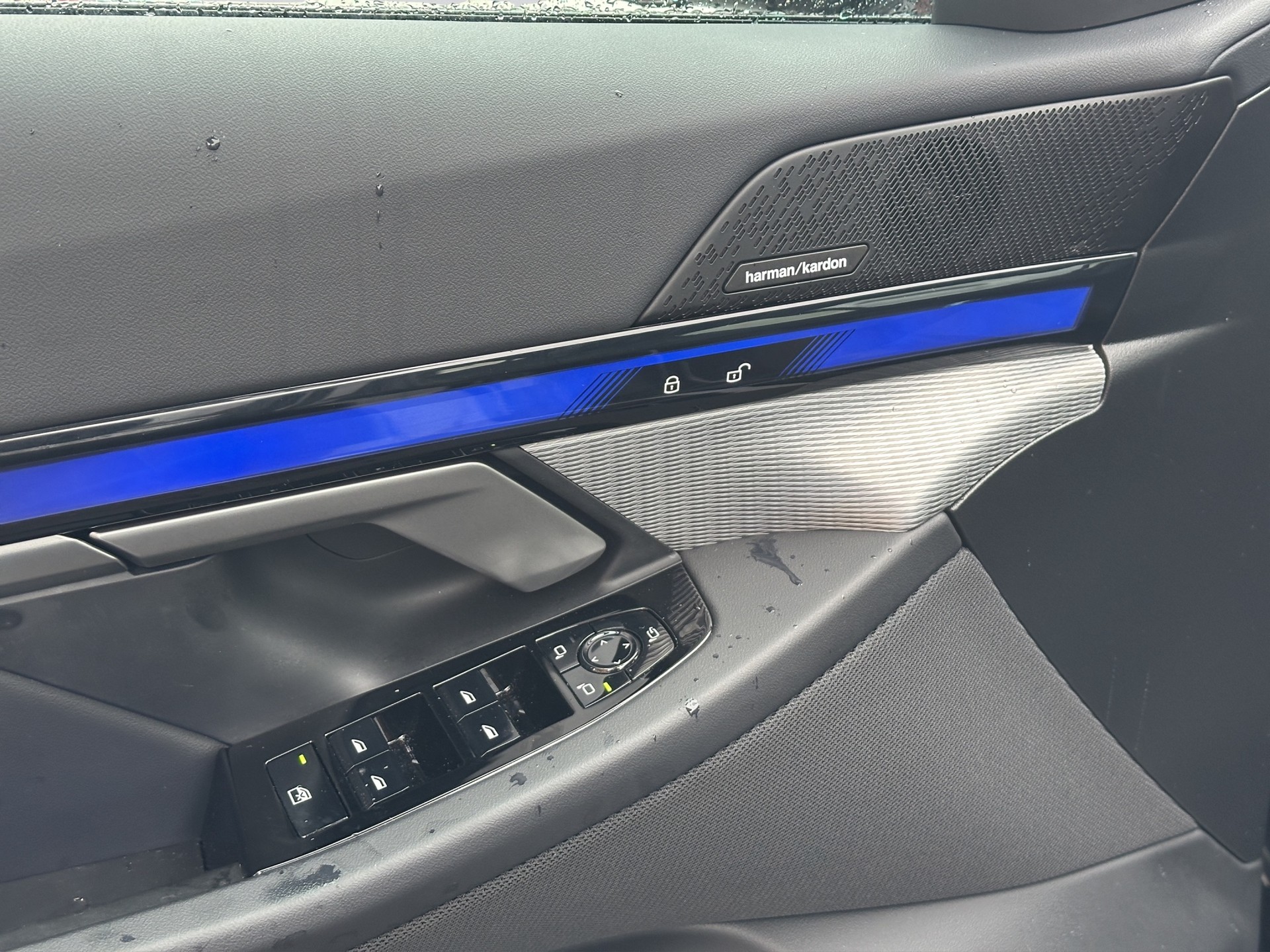 BMW 520i 48V M Sport Steptronic-image-8