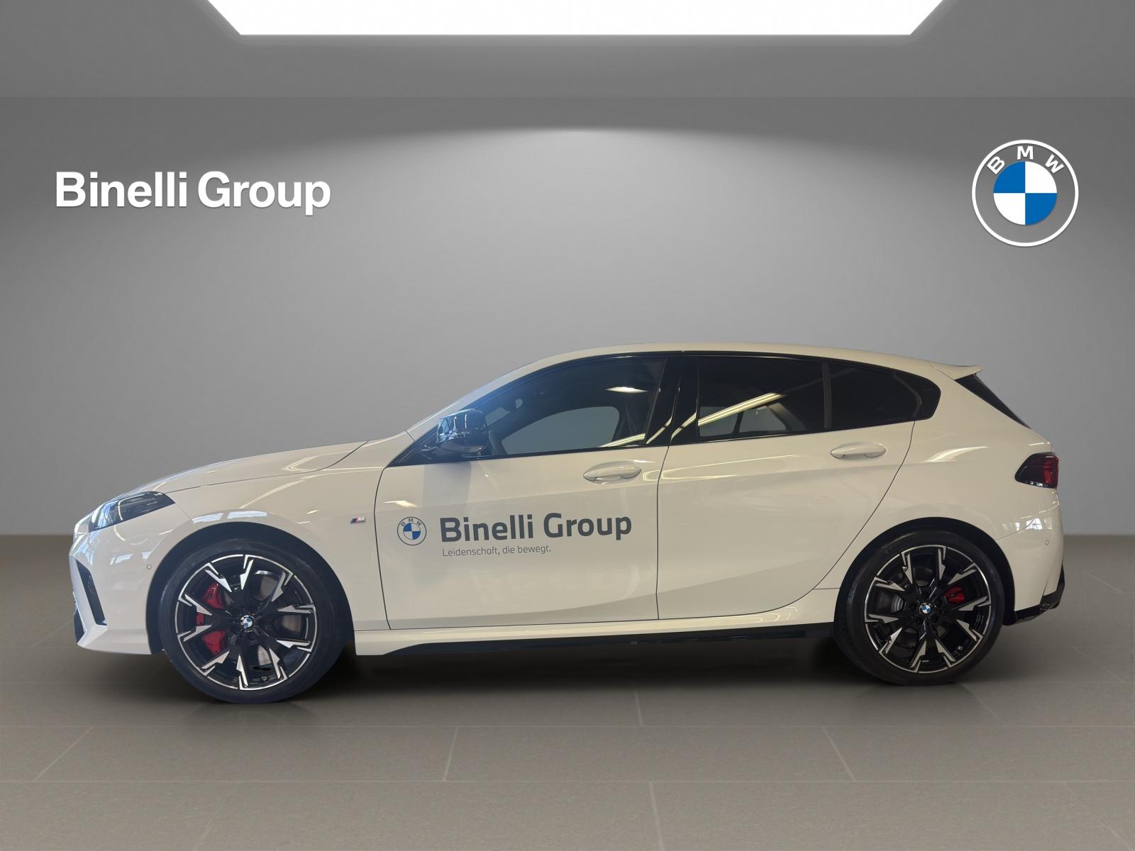 BMW M135i xDrive-showroom-element-2