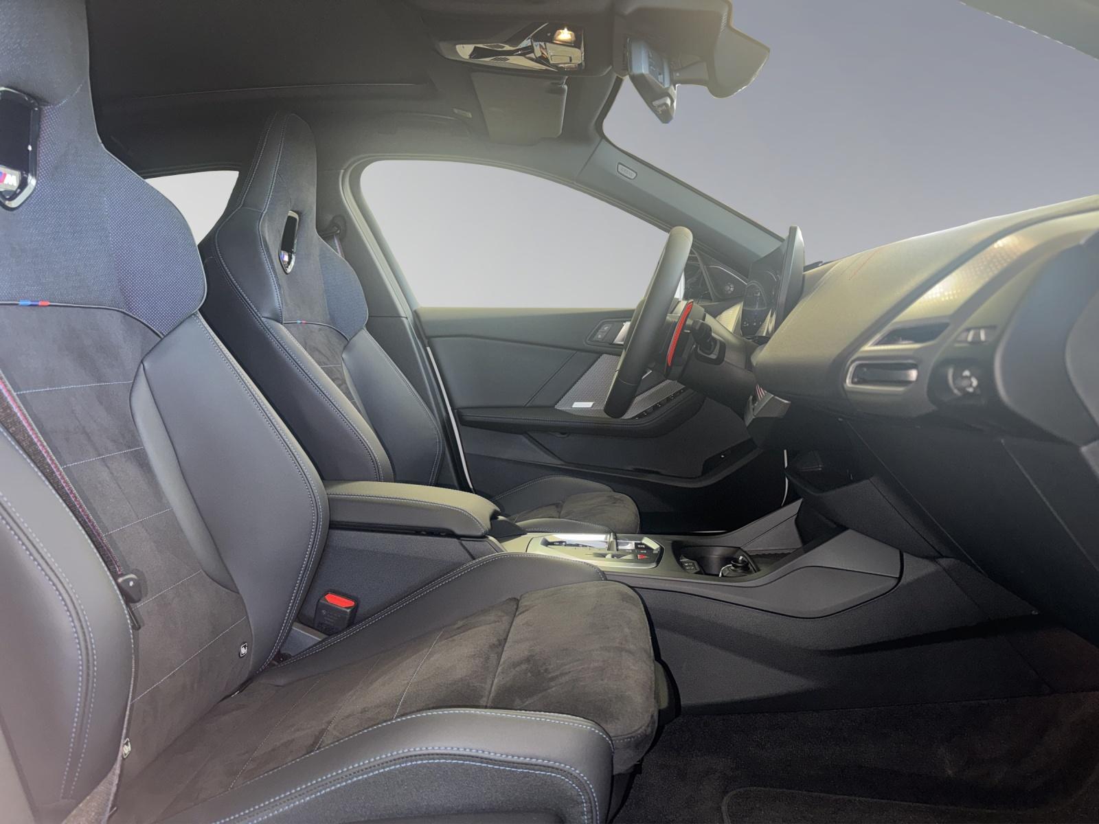 BMW M135i xDrive-image-18