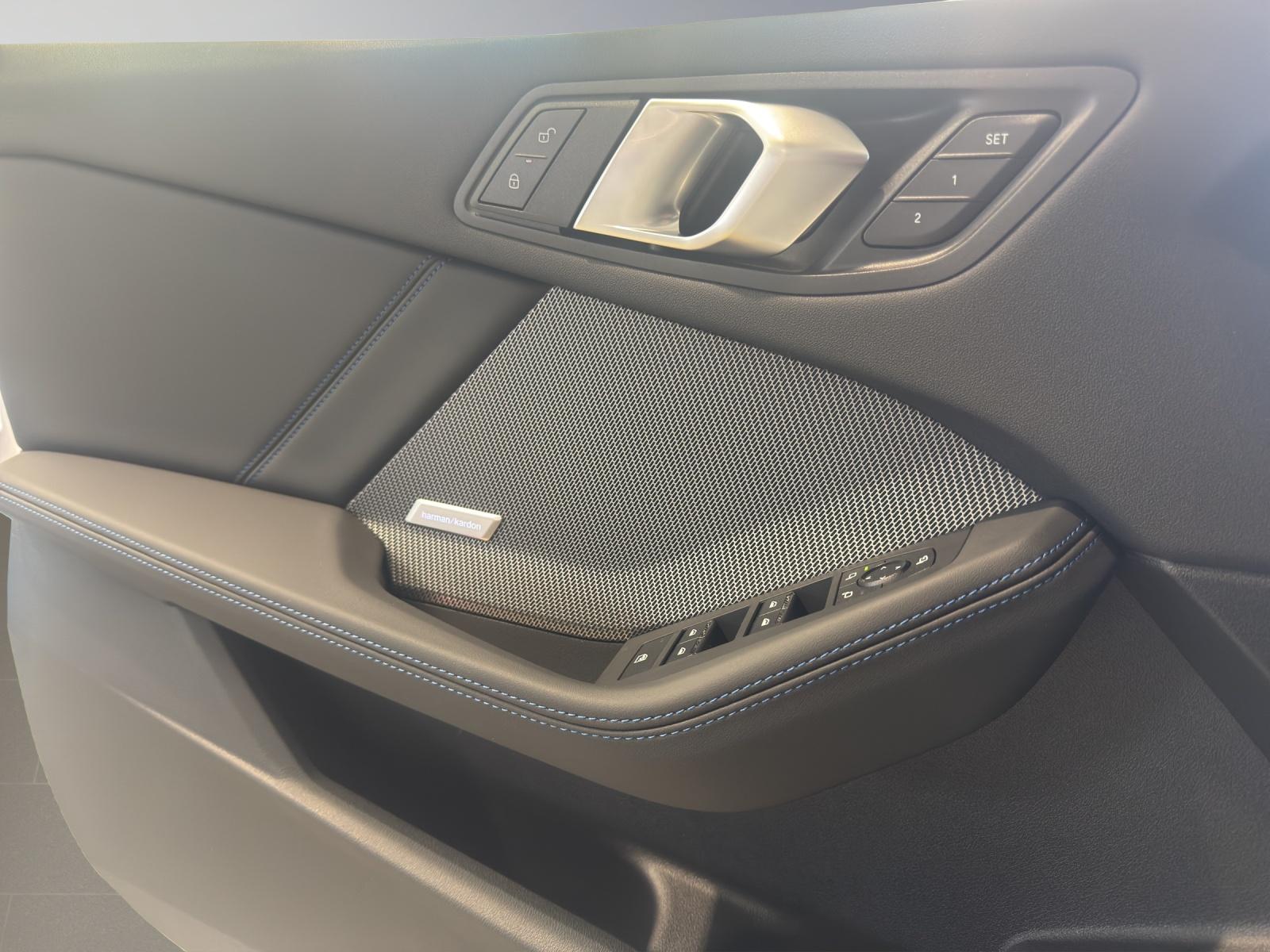 BMW M135i xDrive-image-7