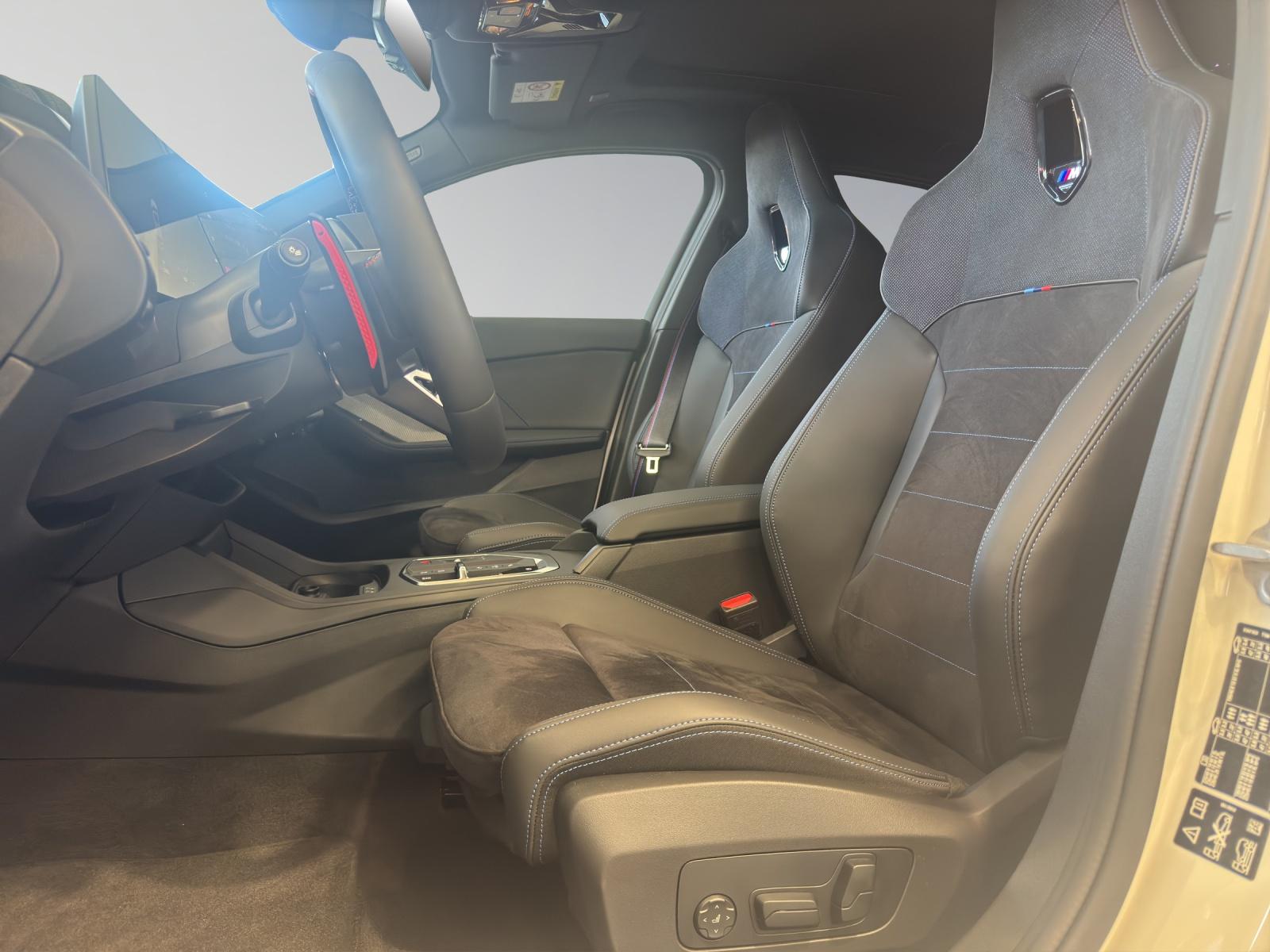 BMW M135i xDrive-image-5