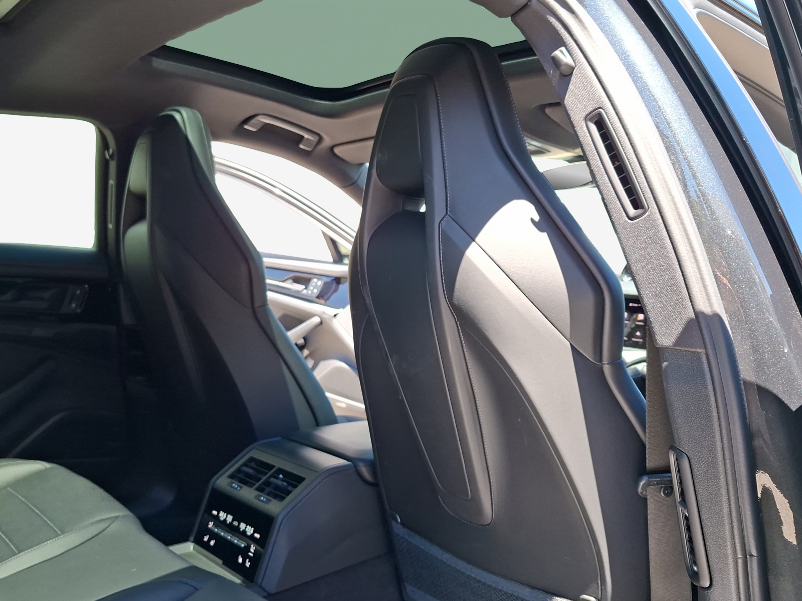 PORSCHE Panamera 4 PDK-image-13